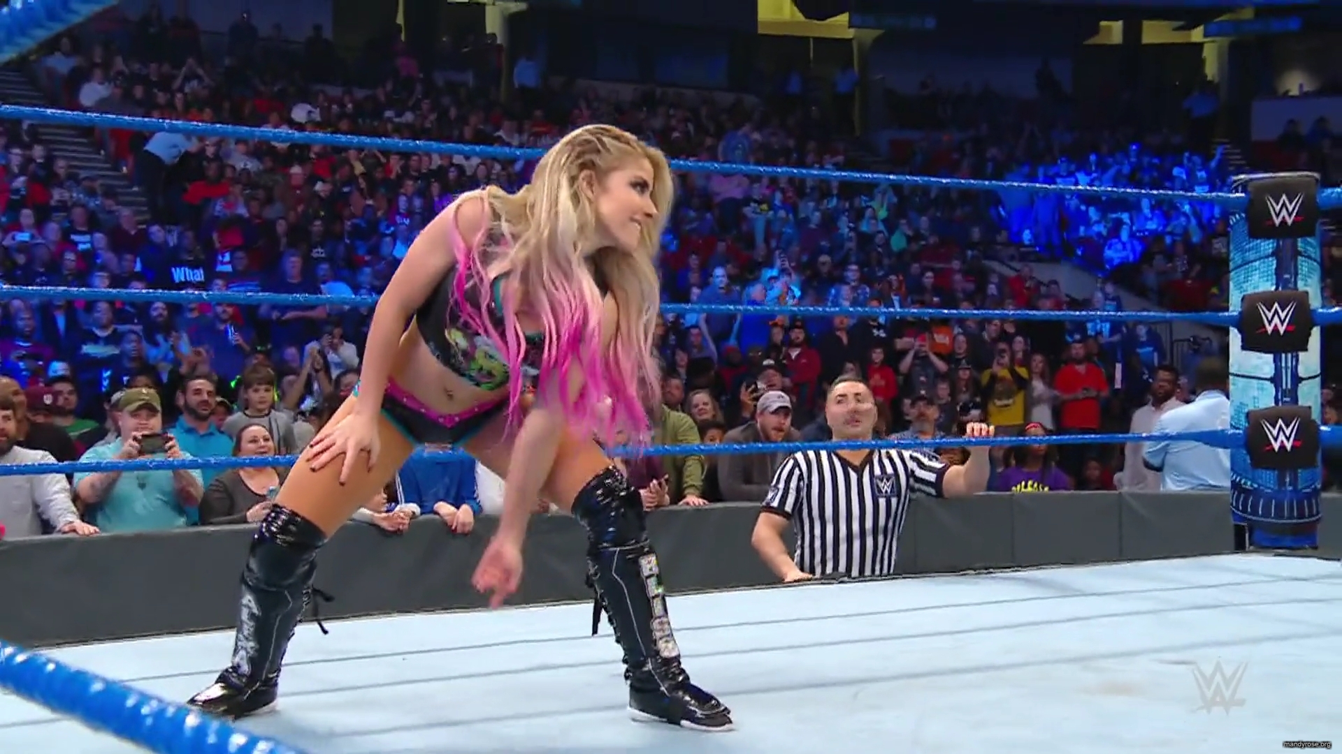 WWE_Friday_Night_Smackdown_2019_11_29_1080p_HDTV_x264-ACES_mkv0243.jpg