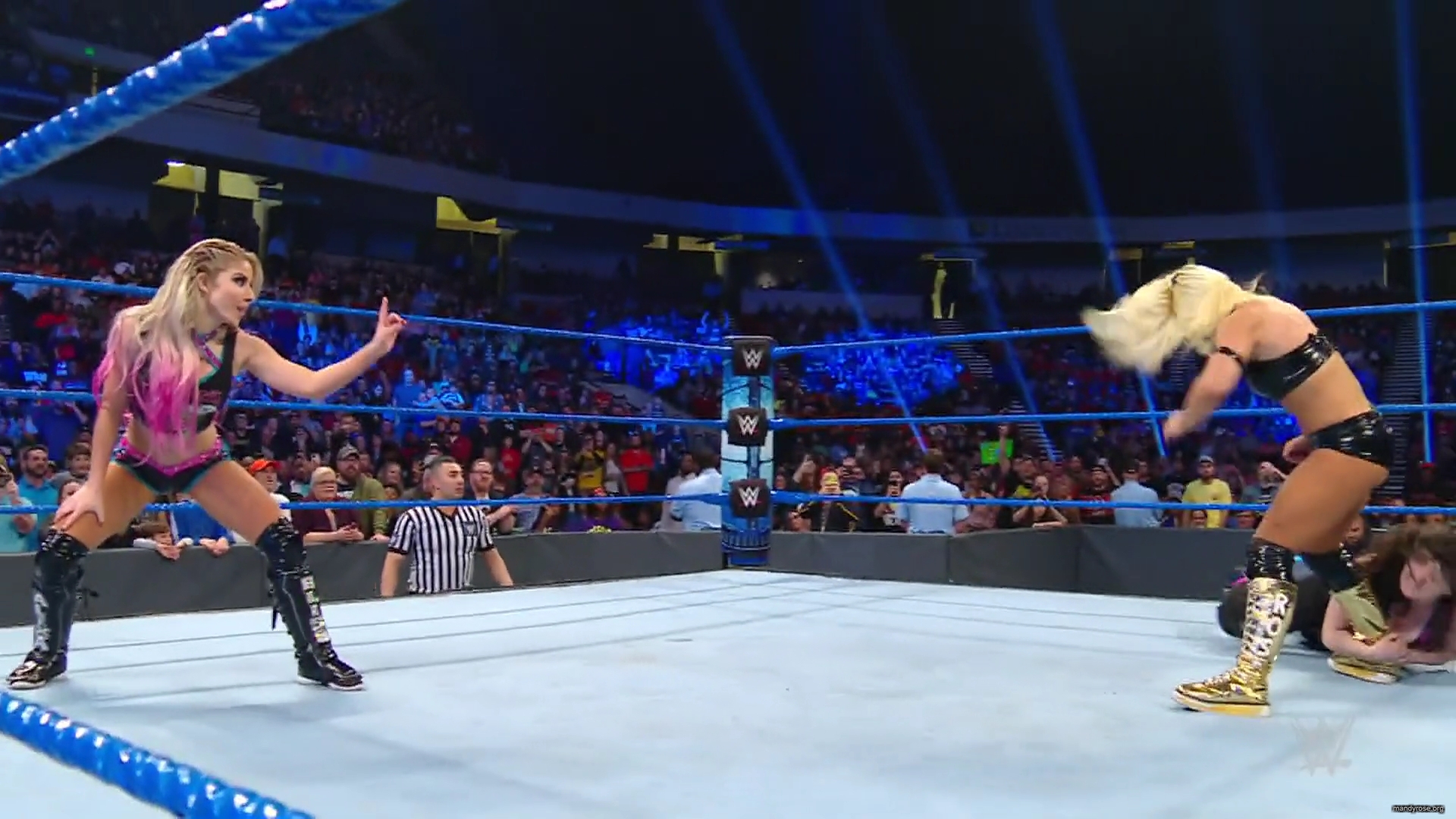 WWE_Friday_Night_Smackdown_2019_11_29_1080p_HDTV_x264-ACES_mkv0245.jpg