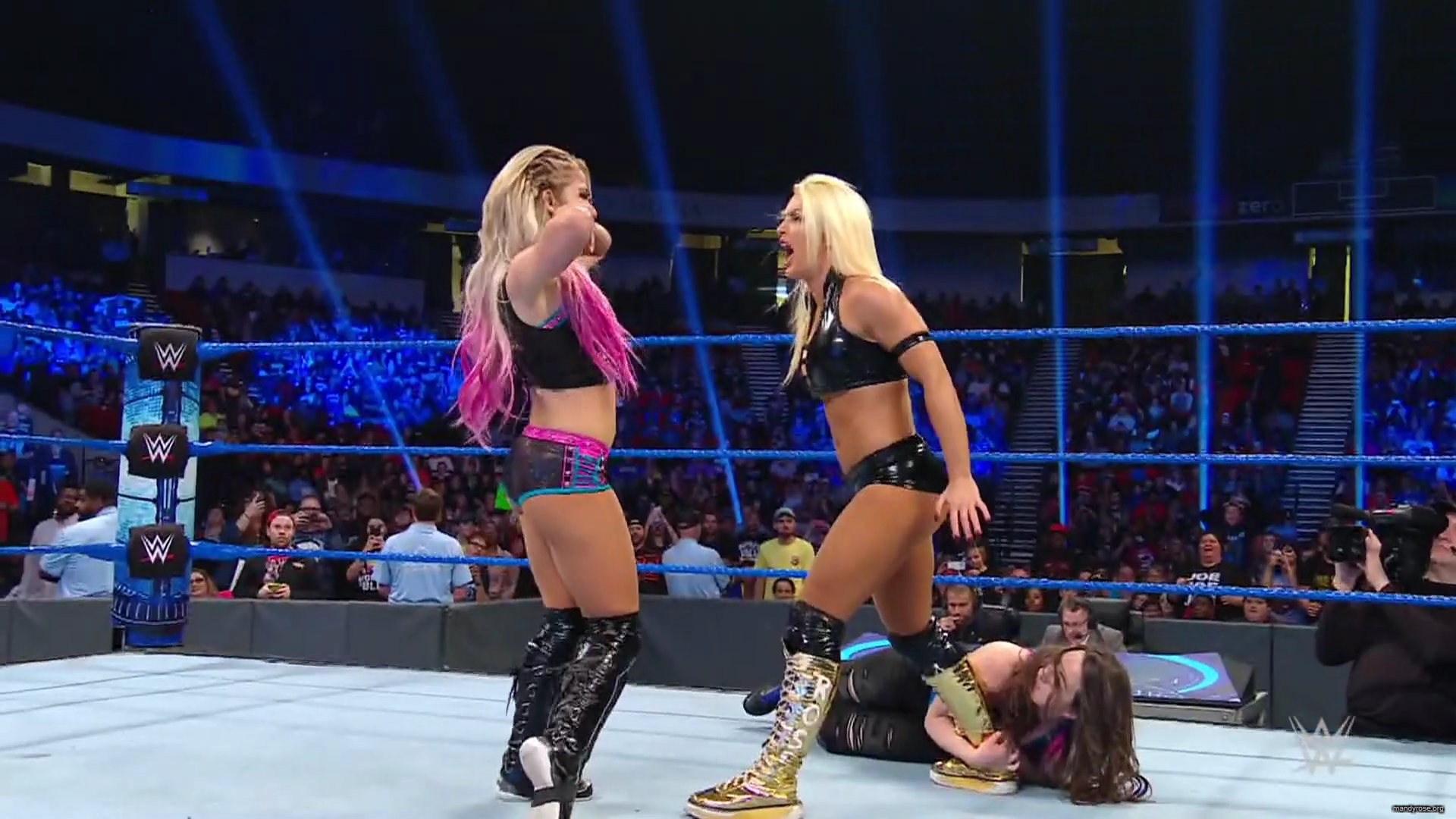 WWE_Friday_Night_Smackdown_2019_11_29_1080p_HDTV_x264-ACES_mkv0249.jpg