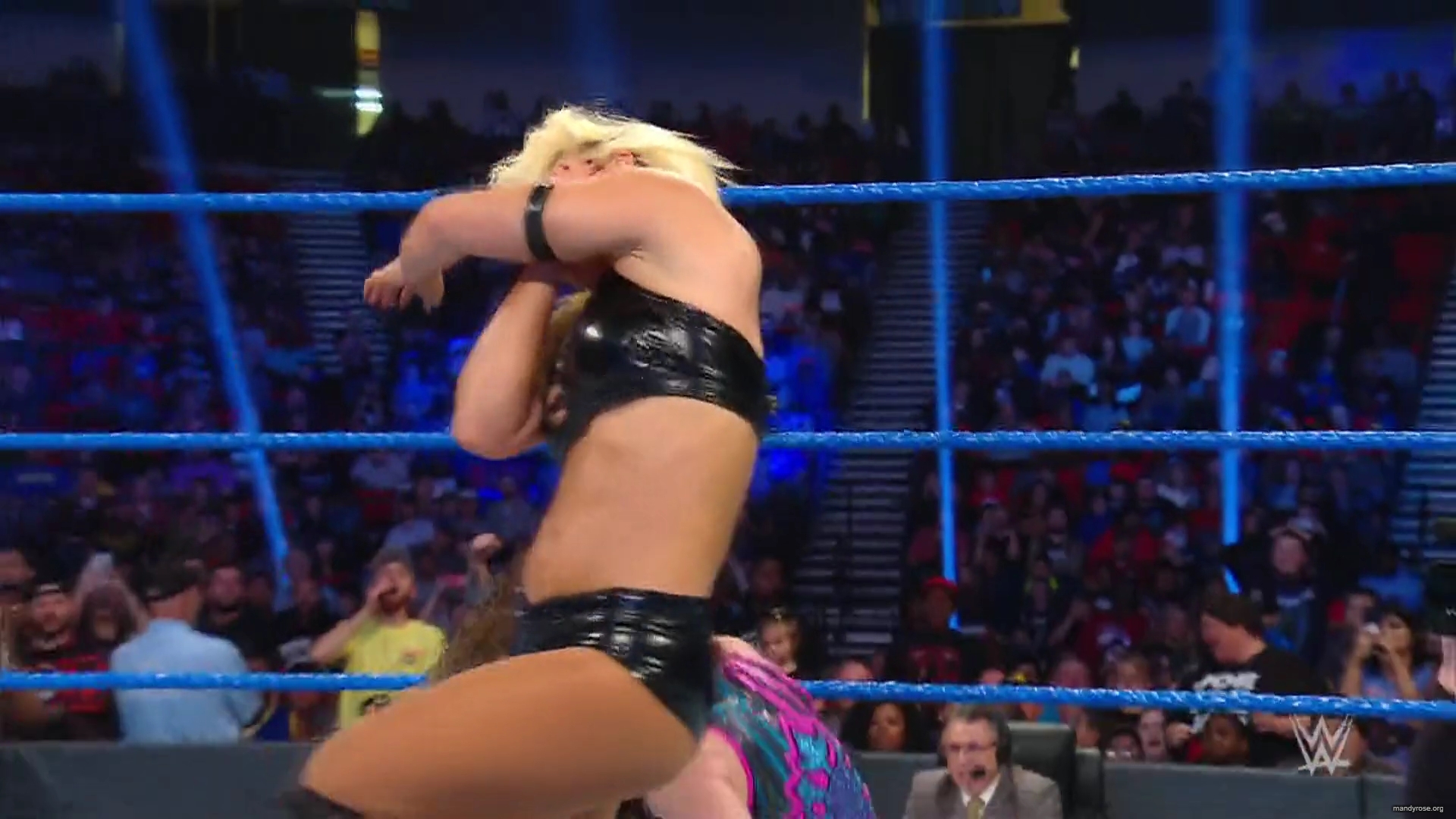 WWE_Friday_Night_Smackdown_2019_11_29_1080p_HDTV_x264-ACES_mkv0251.jpg