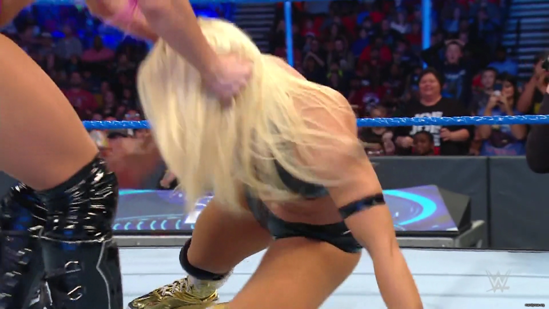 WWE_Friday_Night_Smackdown_2019_11_29_1080p_HDTV_x264-ACES_mkv0254.jpg
