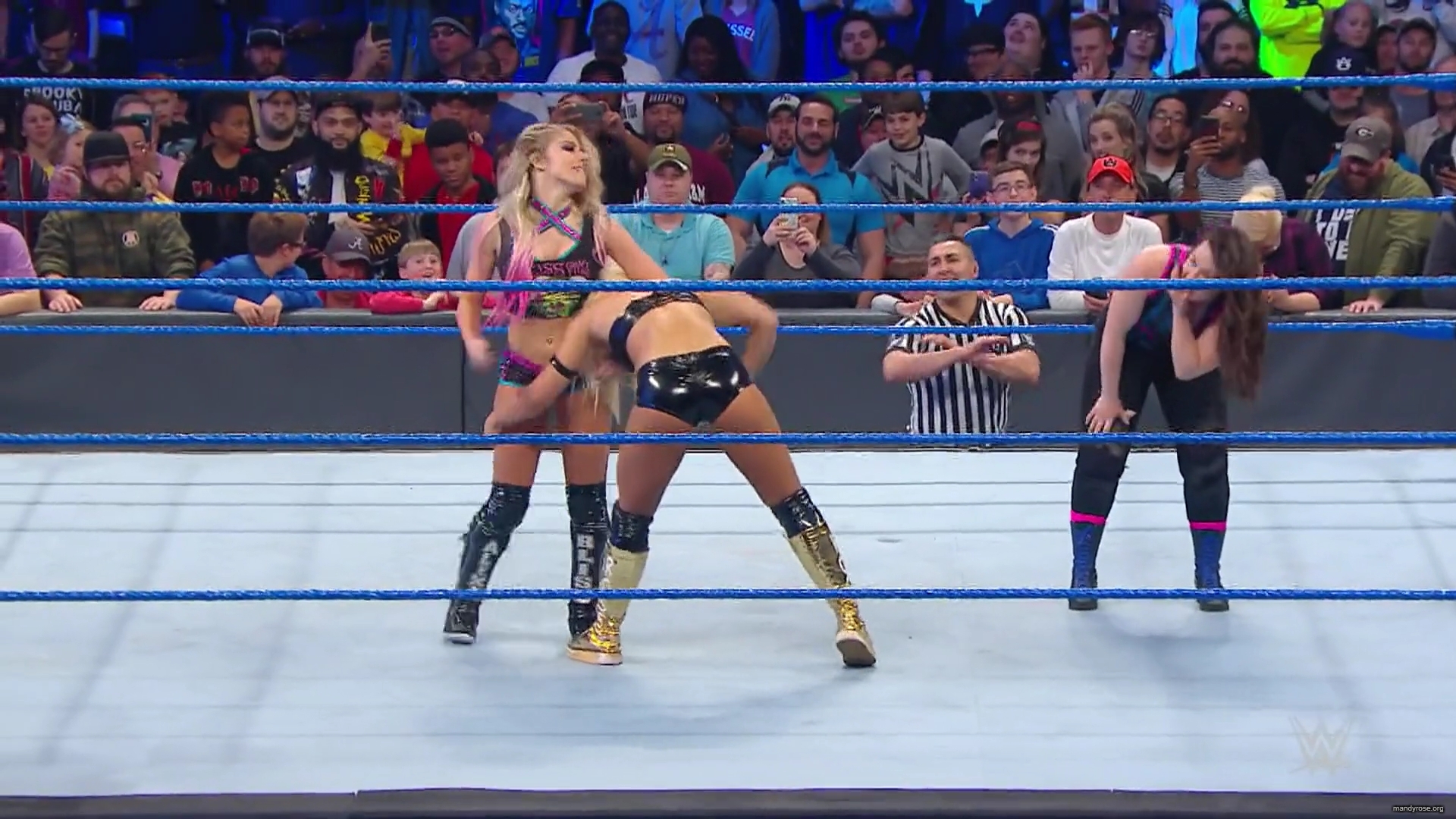WWE_Friday_Night_Smackdown_2019_11_29_1080p_HDTV_x264-ACES_mkv0256.jpg