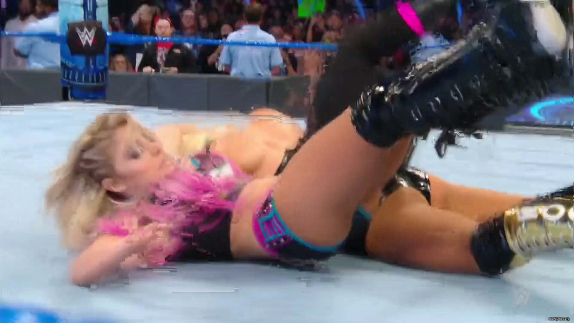 WWE_Friday_Night_Smackdown_2019_11_29_1080p_HDTV_x264-ACES_mkv0262.jpg