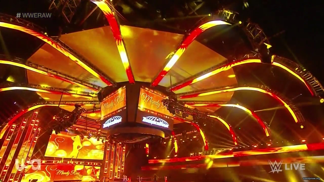 WWE_Monday_Night_Raw_2020_10_05_720p_HDTV_x264-NWCHD_mp40012.jpg