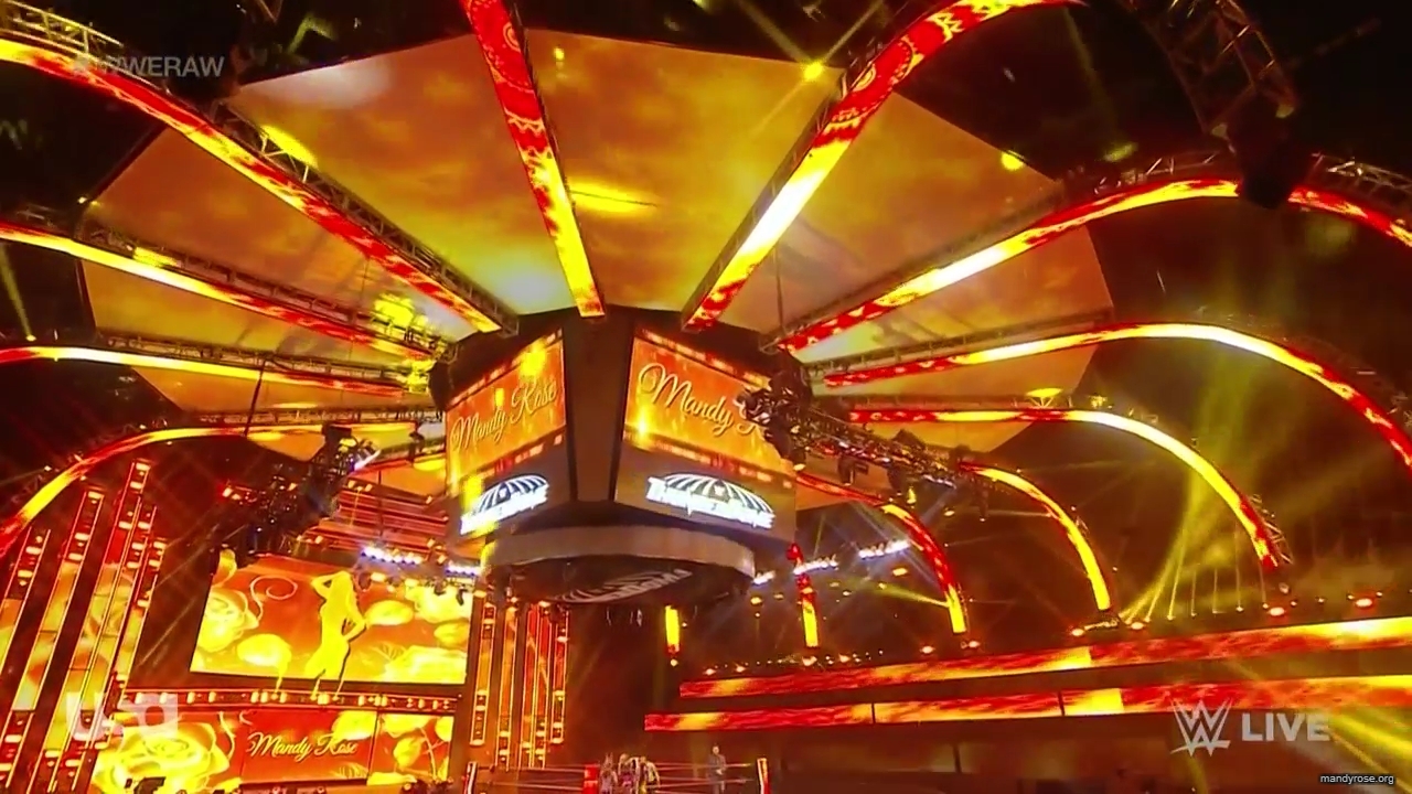 WWE_Monday_Night_Raw_2020_10_05_720p_HDTV_x264-NWCHD_mp40016.jpg