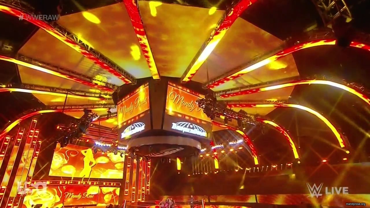 WWE_Monday_Night_Raw_2020_10_05_720p_HDTV_x264-NWCHD_mp40017.jpg