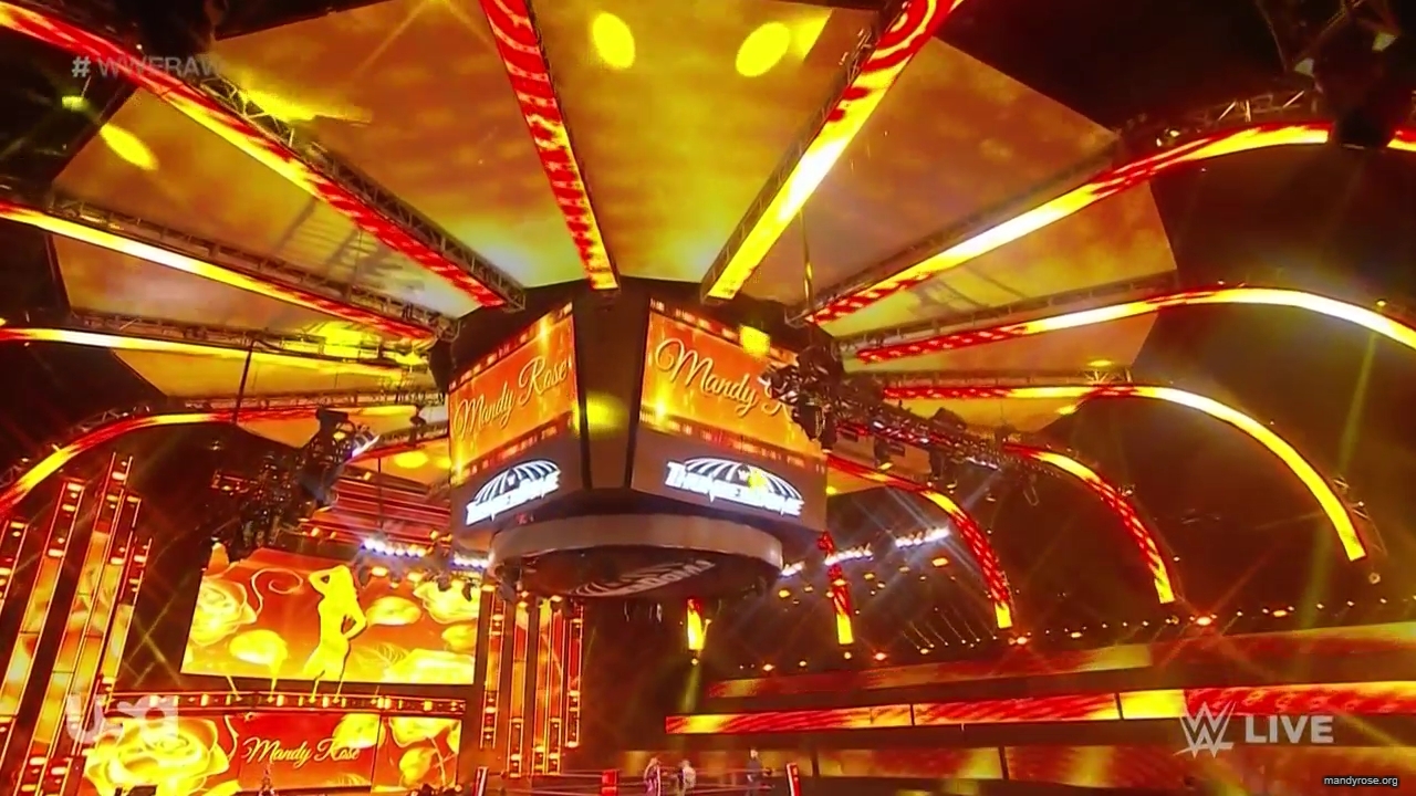 WWE_Monday_Night_Raw_2020_10_05_720p_HDTV_x264-NWCHD_mp40018.jpg