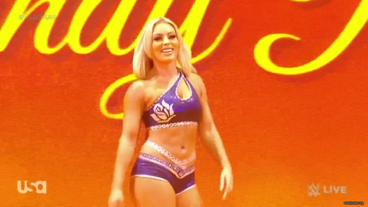 WWE_Monday_Night_Raw_2020_10_05_720p_HDTV_x264-NWCHD_mp40020.jpg