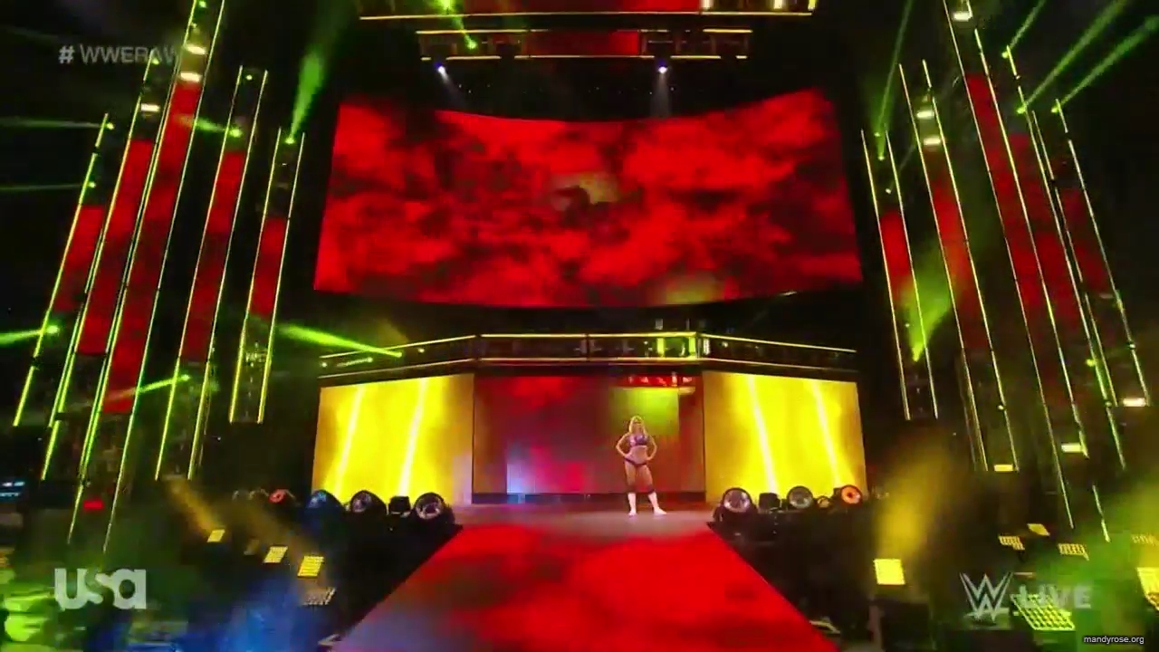 WWE_Monday_Night_Raw_2020_10_05_720p_HDTV_x264-NWCHD_mp40029.jpg