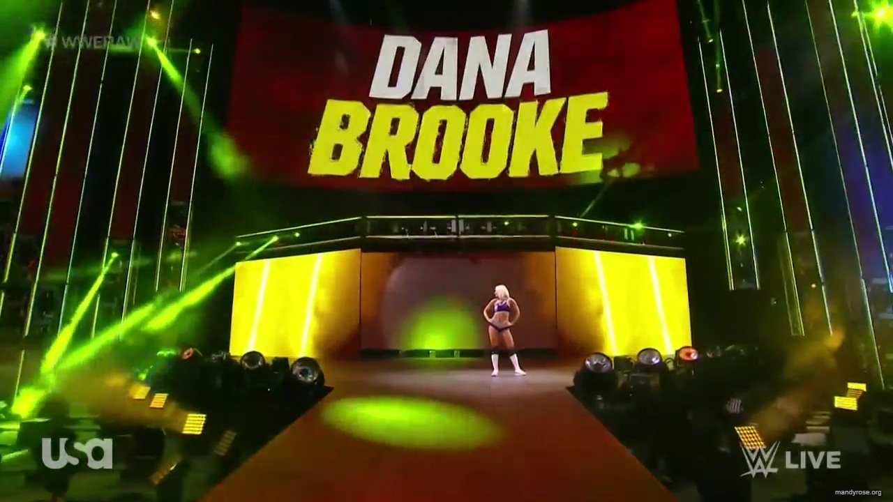 WWE_Monday_Night_Raw_2020_10_05_720p_HDTV_x264-NWCHD_mp40032.jpg