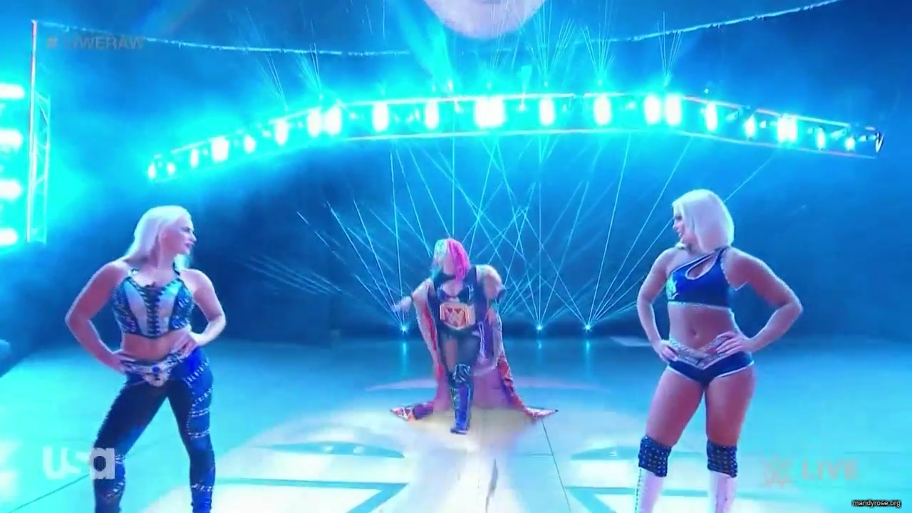 WWE_Monday_Night_Raw_2020_10_05_720p_HDTV_x264-NWCHD_mp40053.jpg