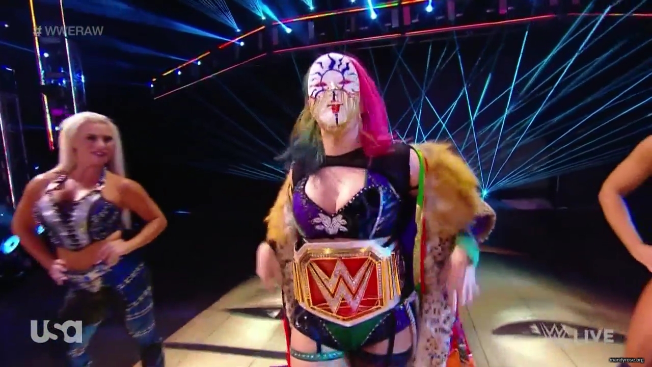 WWE_Monday_Night_Raw_2020_10_05_720p_HDTV_x264-NWCHD_mp40055.jpg
