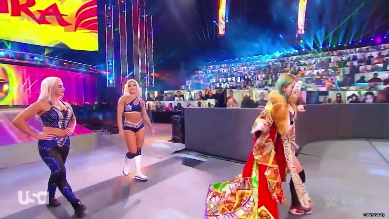 WWE_Monday_Night_Raw_2020_10_05_720p_HDTV_x264-NWCHD_mp40071.jpg
