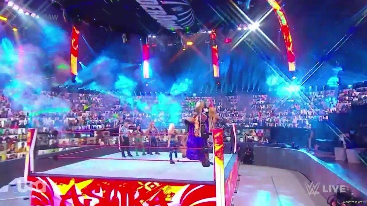 WWE_Monday_Night_Raw_2020_10_05_720p_HDTV_x264-NWCHD_mp40096.jpg
