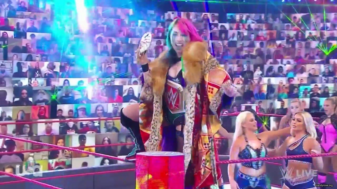 WWE_Monday_Night_Raw_2020_10_05_720p_HDTV_x264-NWCHD_mp40101.jpg
