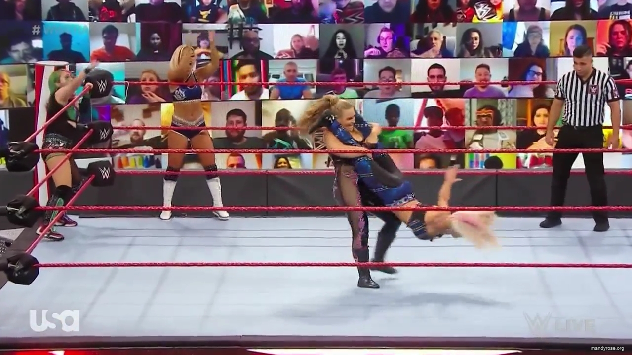 WWE_Monday_Night_Raw_2020_10_05_720p_HDTV_x264-NWCHD_mp40161.jpg