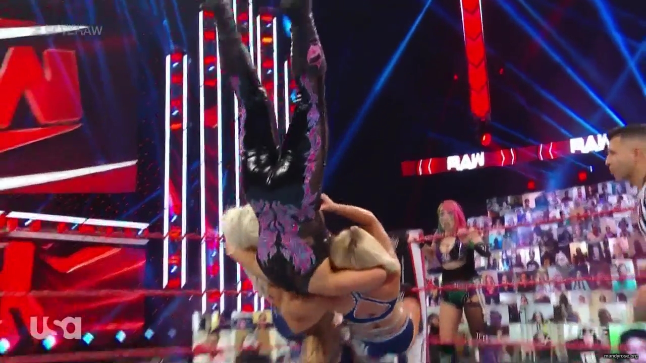 WWE_Monday_Night_Raw_2020_10_05_720p_HDTV_x264-NWCHD_mp40189.jpg
