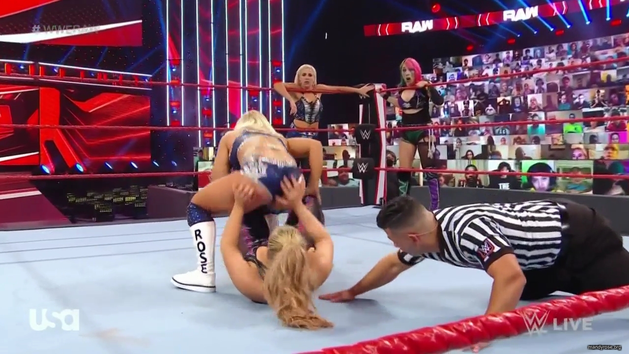 WWE_Monday_Night_Raw_2020_10_05_720p_HDTV_x264-NWCHD_mp40207.jpg