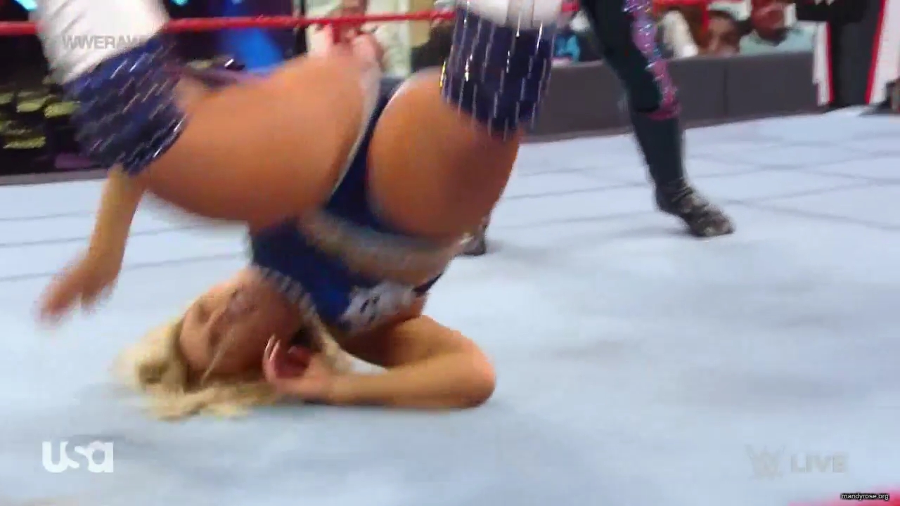 WWE_Monday_Night_Raw_2020_10_05_720p_HDTV_x264-NWCHD_mp40241.jpg