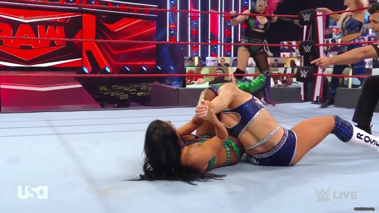 WWE_Monday_Night_Raw_2020_10_05_720p_HDTV_x264-NWCHD_mp40284.jpg