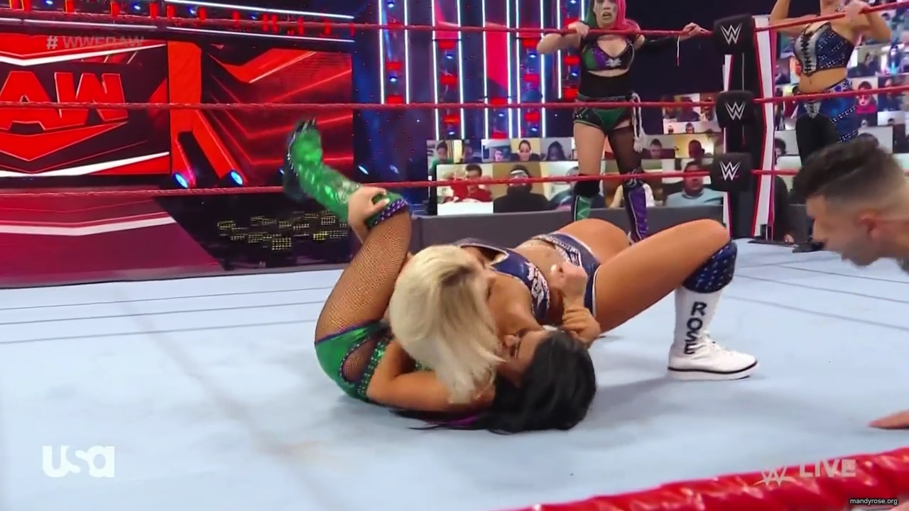 WWE_Monday_Night_Raw_2020_10_05_720p_HDTV_x264-NWCHD_mp40292.jpg