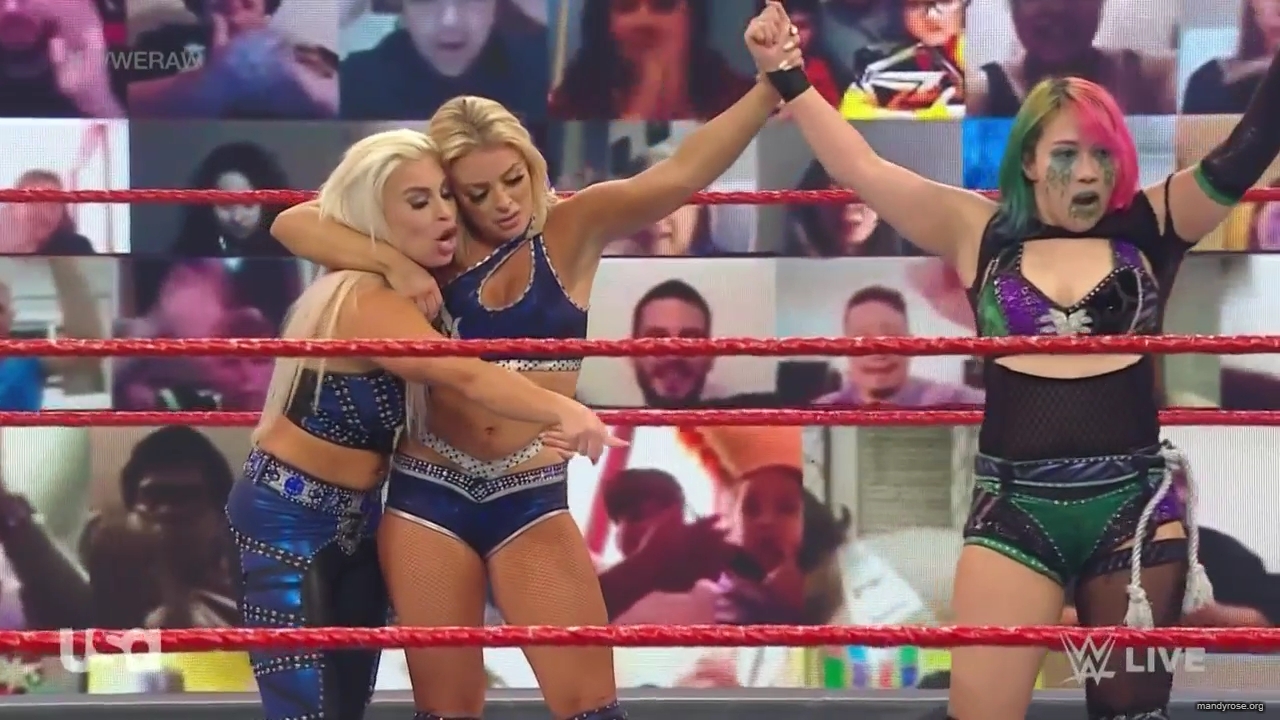 WWE_Monday_Night_Raw_2020_10_05_720p_HDTV_x264-NWCHD_mp40424.jpg