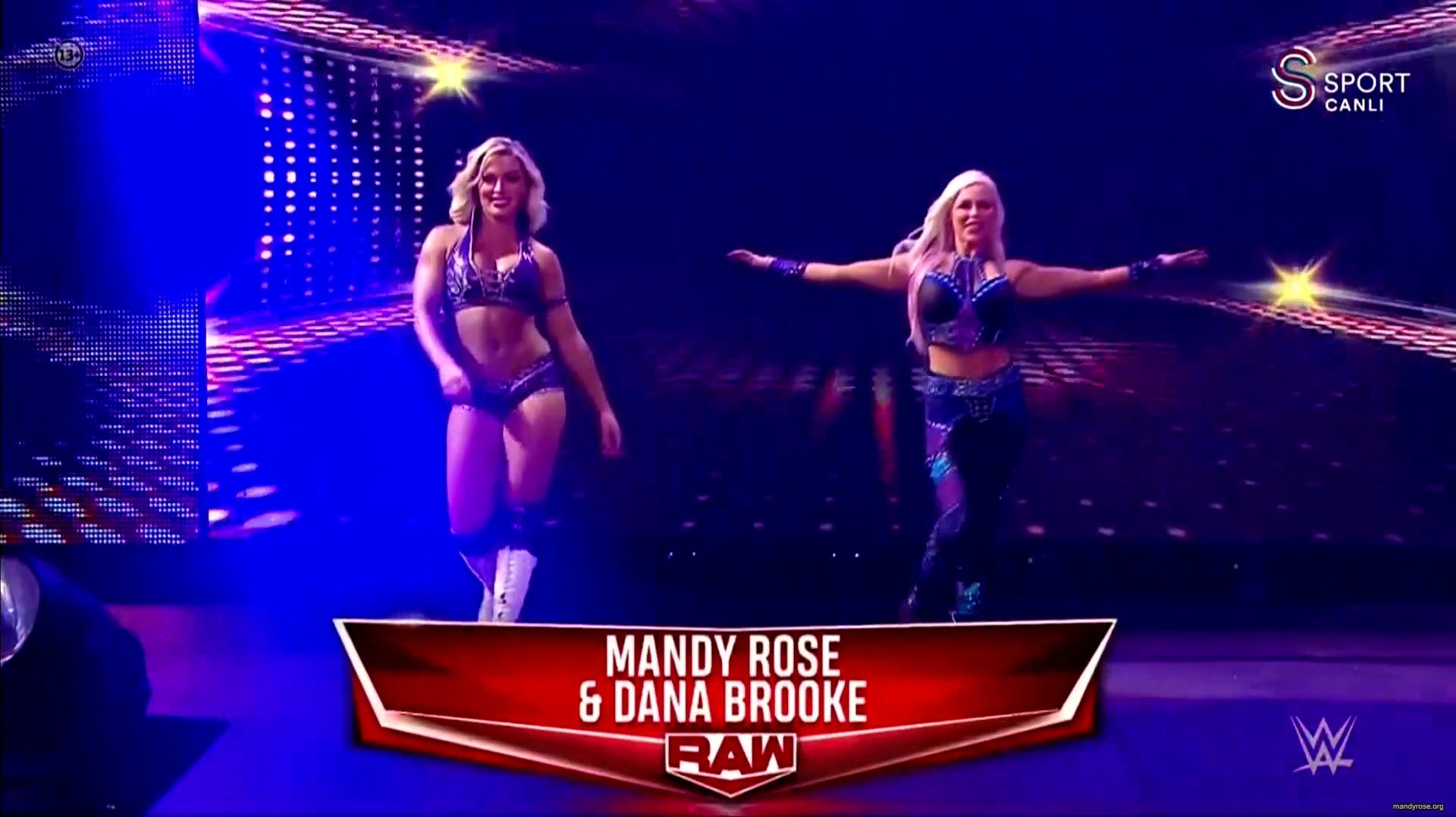 WWE_Monday_Night_Raw_2020_10_19_1080p_HDTV_x264-Star_mkv0040.jpg