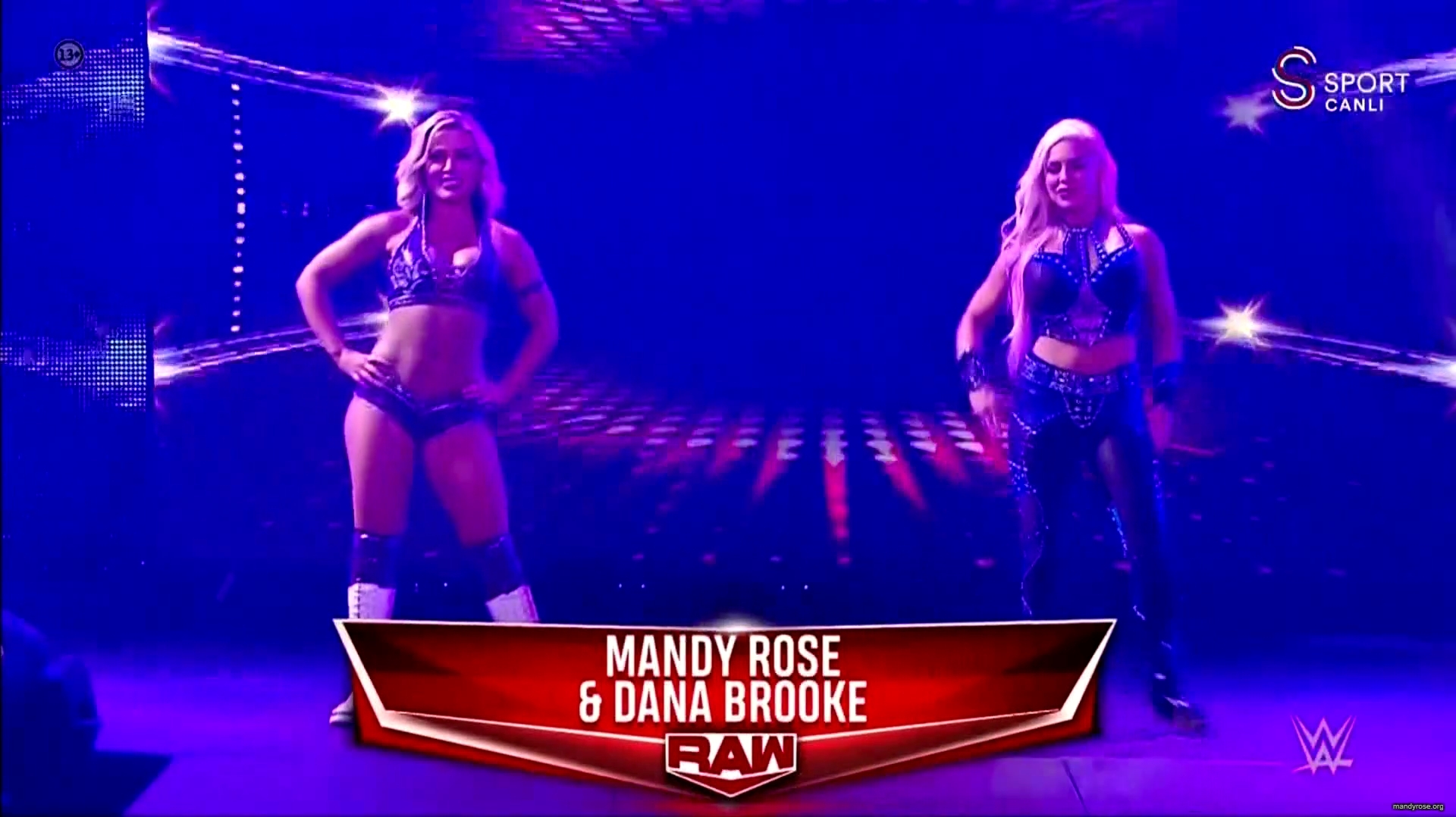 WWE_Monday_Night_Raw_2020_10_19_1080p_HDTV_x264-Star_mkv0042.jpg