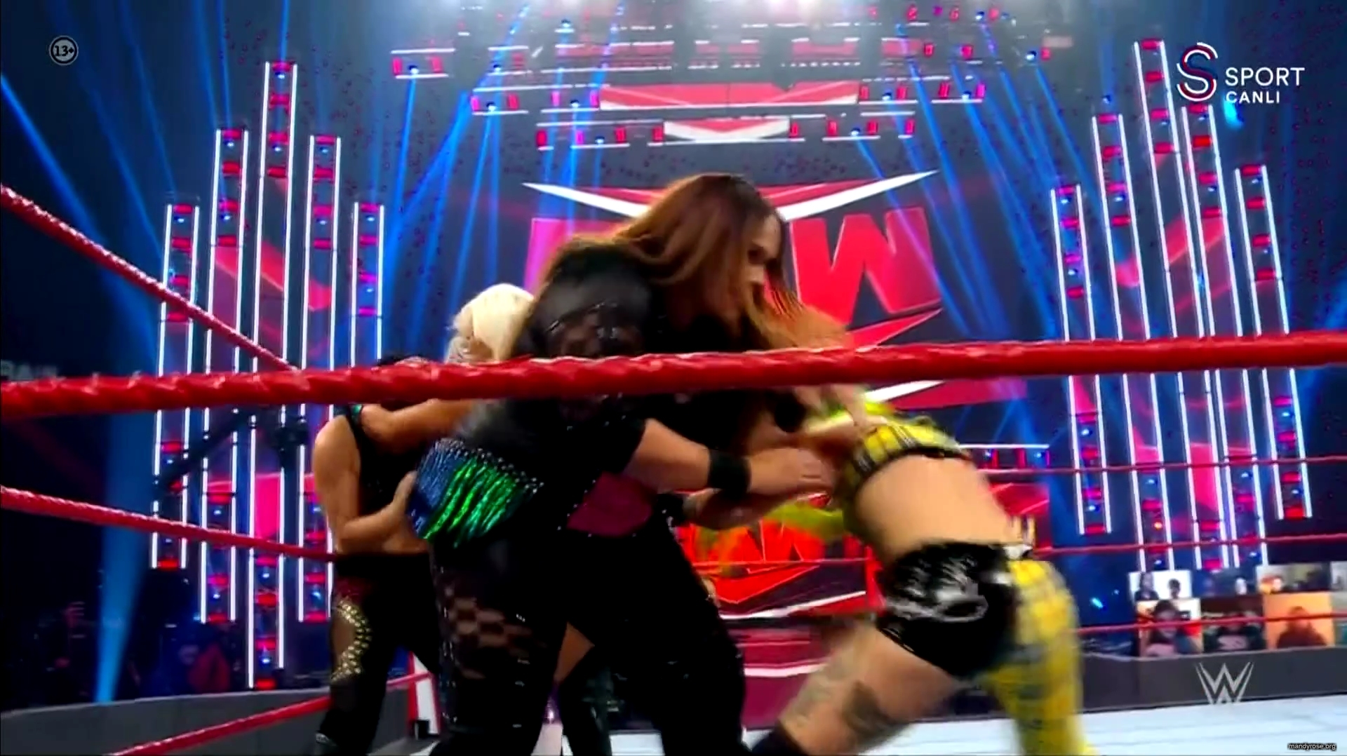 WWE_Monday_Night_Raw_2020_10_19_1080p_HDTV_x264-Star_mkv0184.jpg
