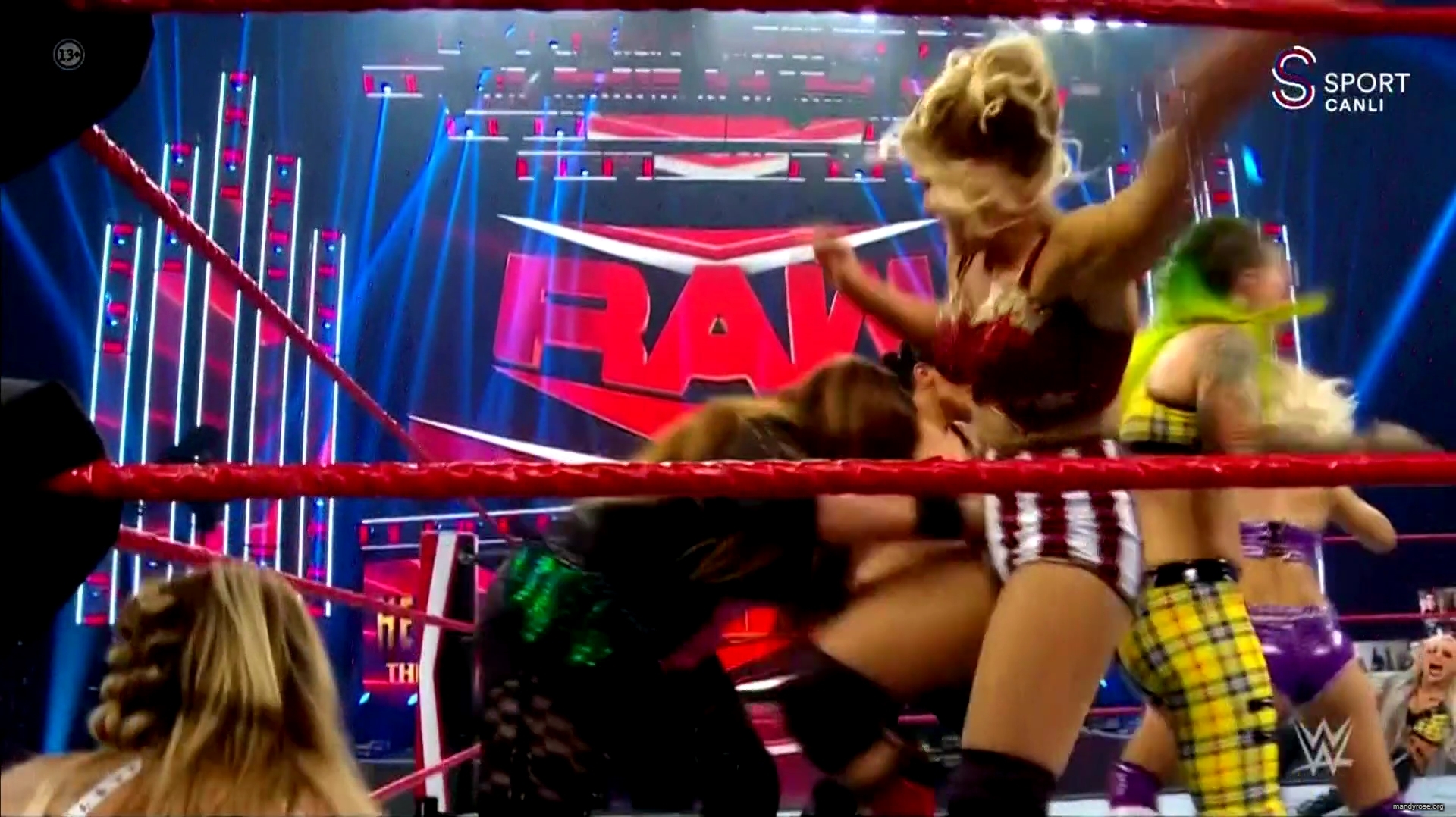 WWE_Monday_Night_Raw_2020_10_19_1080p_HDTV_x264-Star_mkv0189.jpg