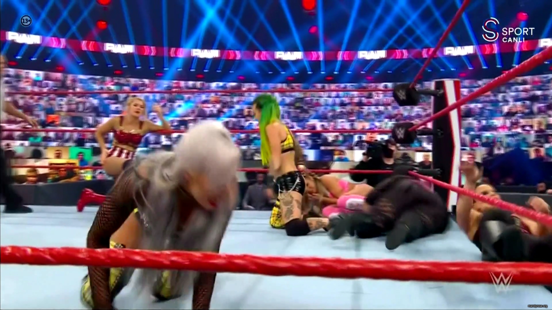 WWE_Monday_Night_Raw_2020_10_19_1080p_HDTV_x264-Star_mkv0196.jpg