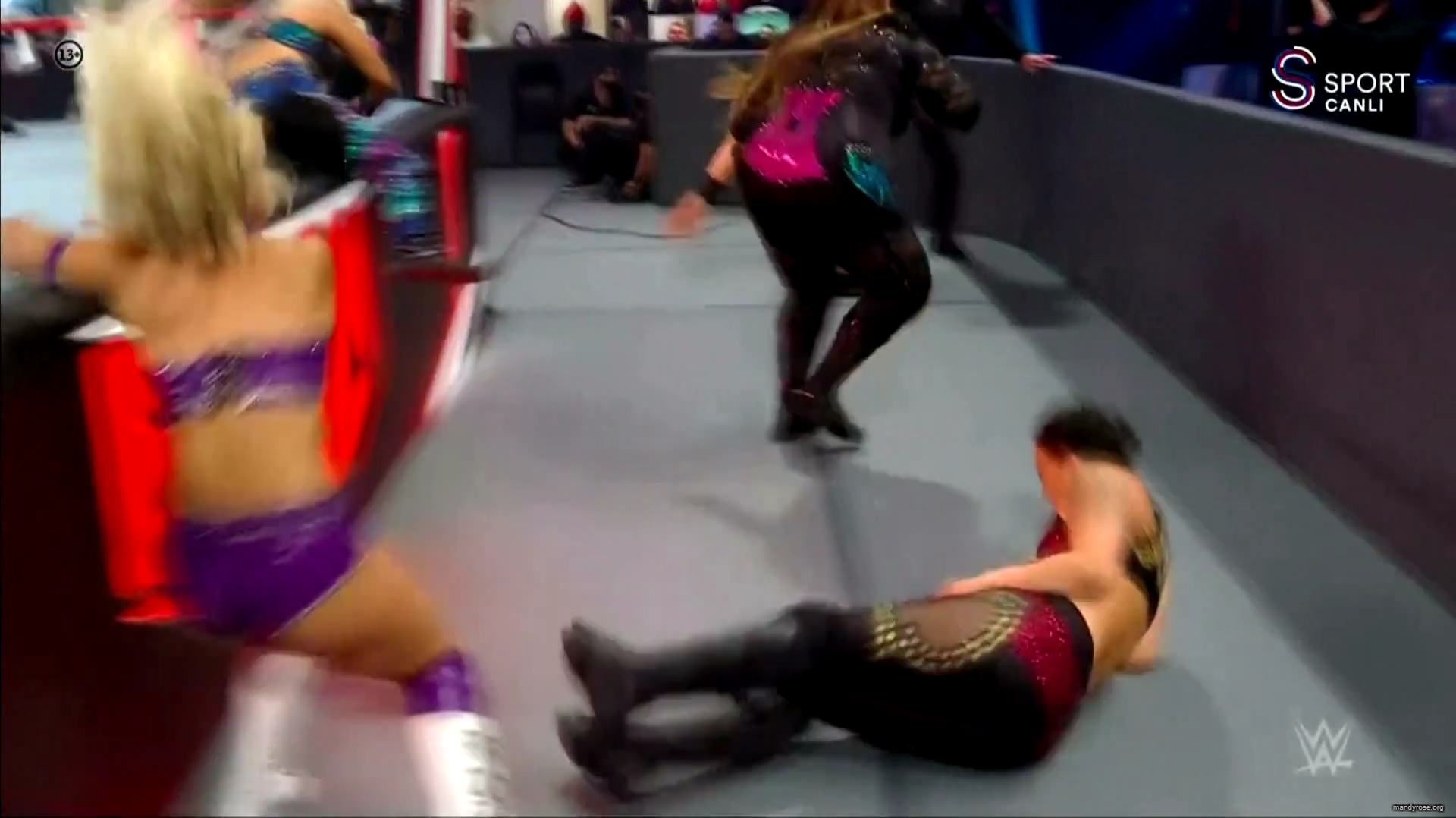 WWE_Monday_Night_Raw_2020_10_19_1080p_HDTV_x264-Star_mkv0201.jpg