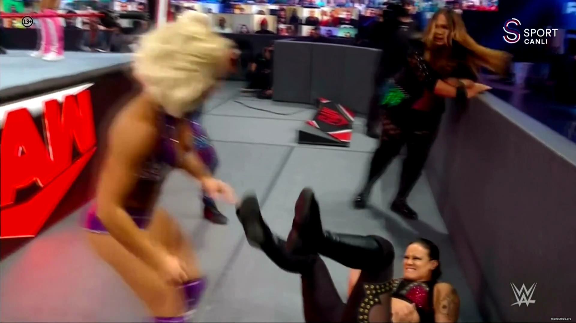 WWE_Monday_Night_Raw_2020_10_19_1080p_HDTV_x264-Star_mkv0202.jpg