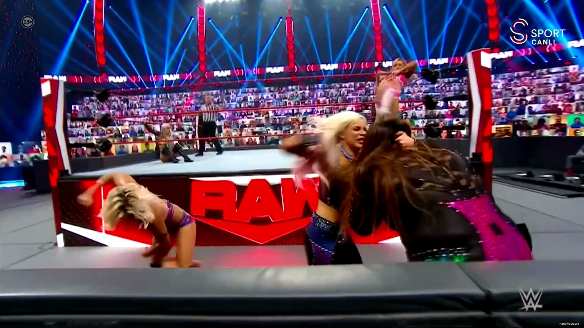 WWE_Monday_Night_Raw_2020_10_19_1080p_HDTV_x264-Star_mkv0204.jpg