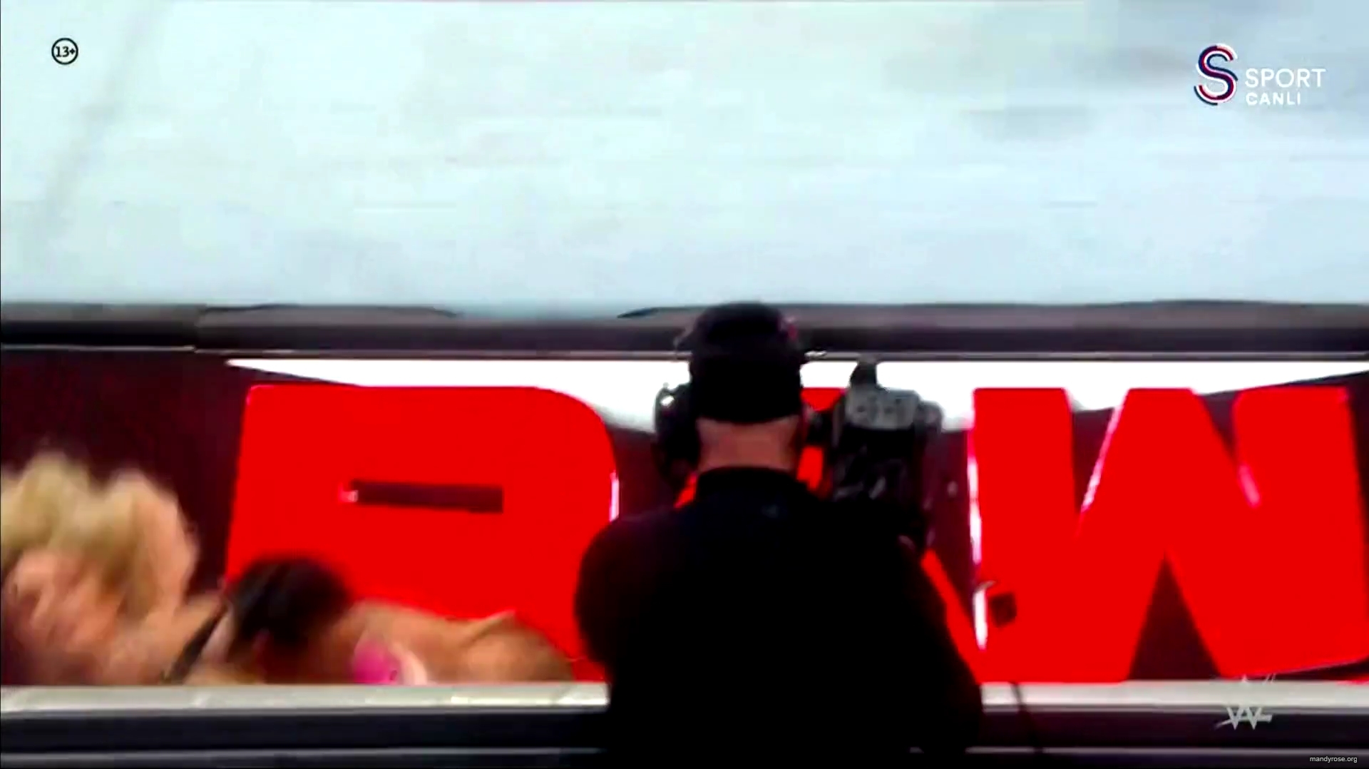 WWE_Monday_Night_Raw_2020_10_19_1080p_HDTV_x264-Star_mkv0208.jpg