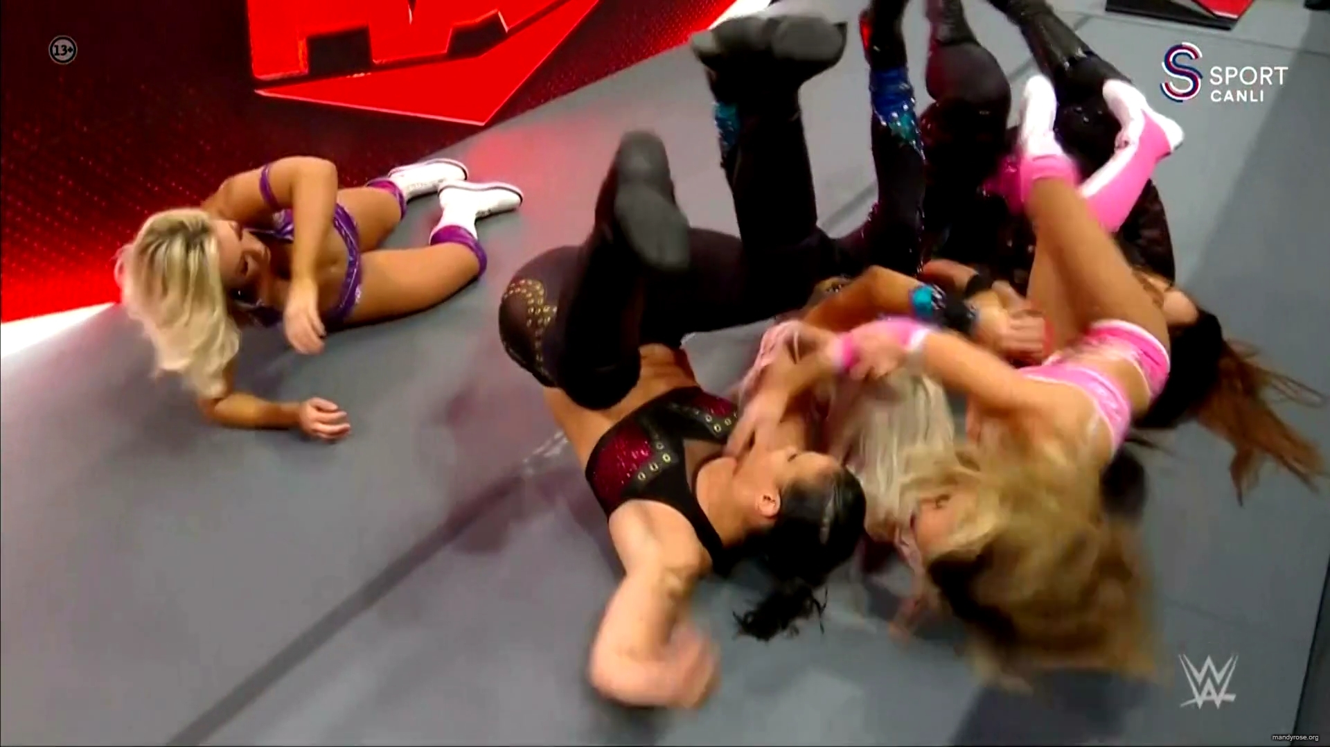 WWE_Monday_Night_Raw_2020_10_19_1080p_HDTV_x264-Star_mkv0209.jpg
