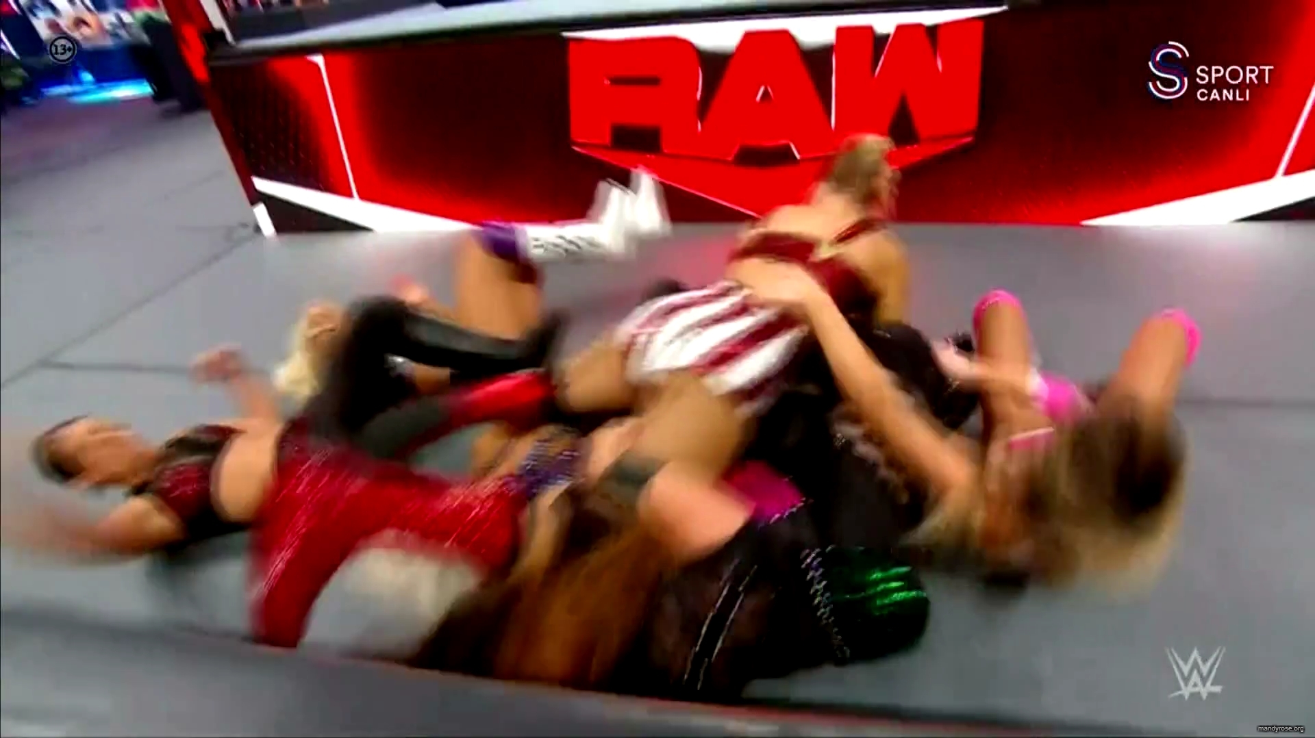 WWE_Monday_Night_Raw_2020_10_19_1080p_HDTV_x264-Star_mkv0218.jpg