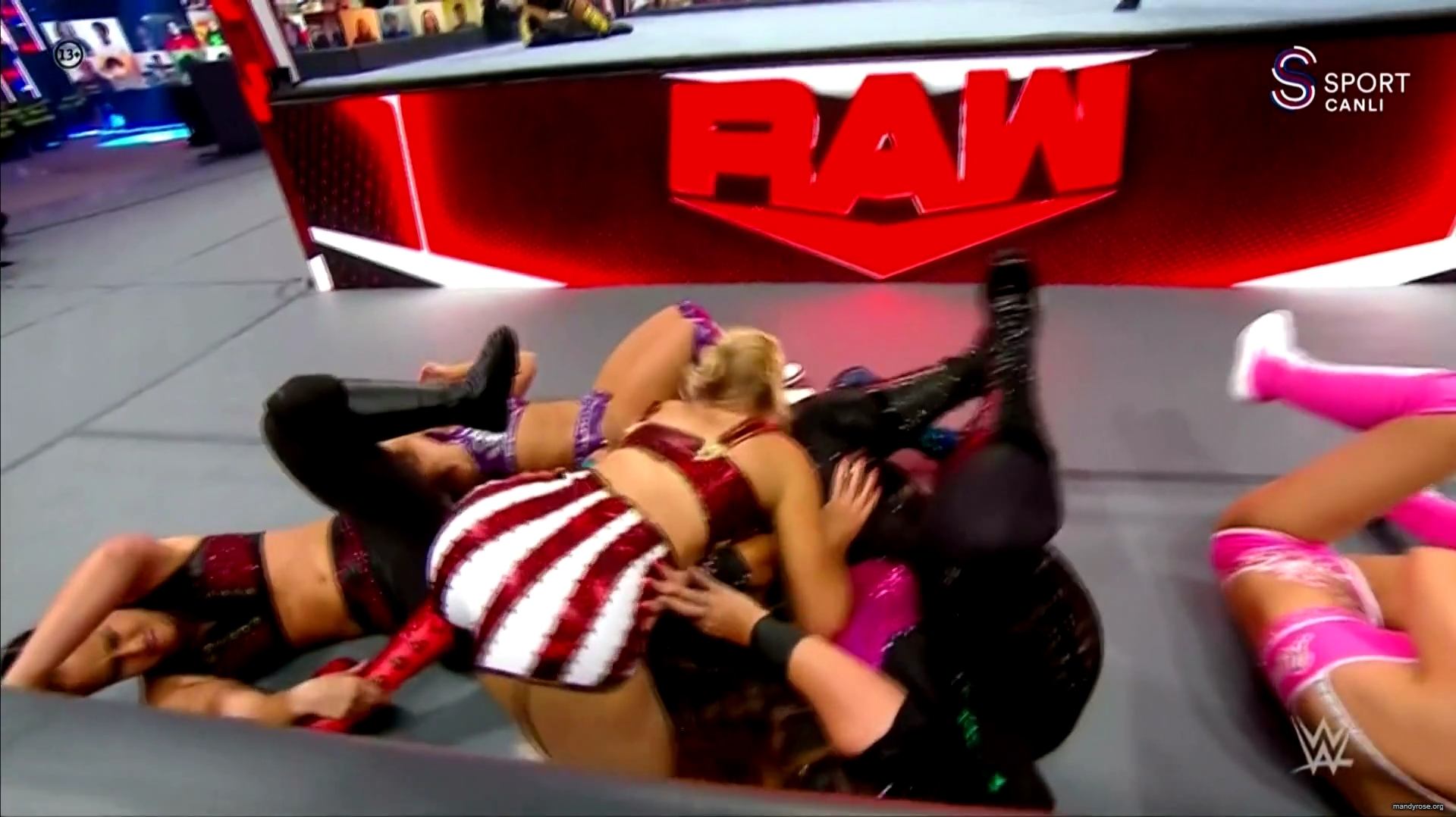 WWE_Monday_Night_Raw_2020_10_19_1080p_HDTV_x264-Star_mkv0219.jpg