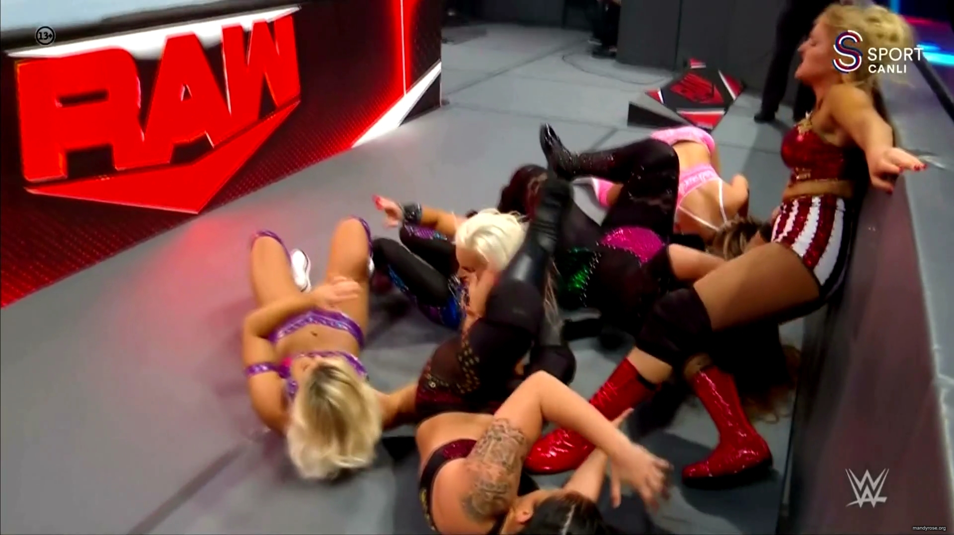 WWE_Monday_Night_Raw_2020_10_19_1080p_HDTV_x264-Star_mkv0221.jpg