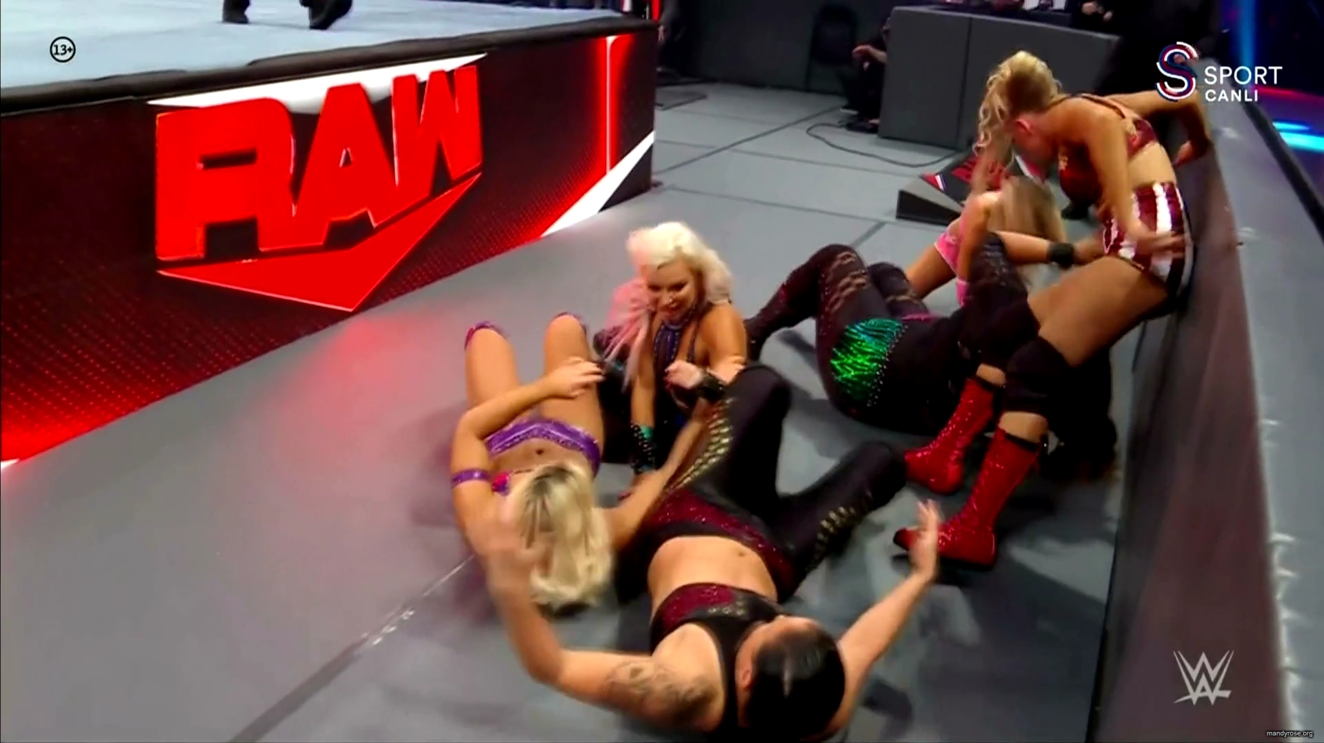 WWE_Monday_Night_Raw_2020_10_19_1080p_HDTV_x264-Star_mkv0222.jpg
