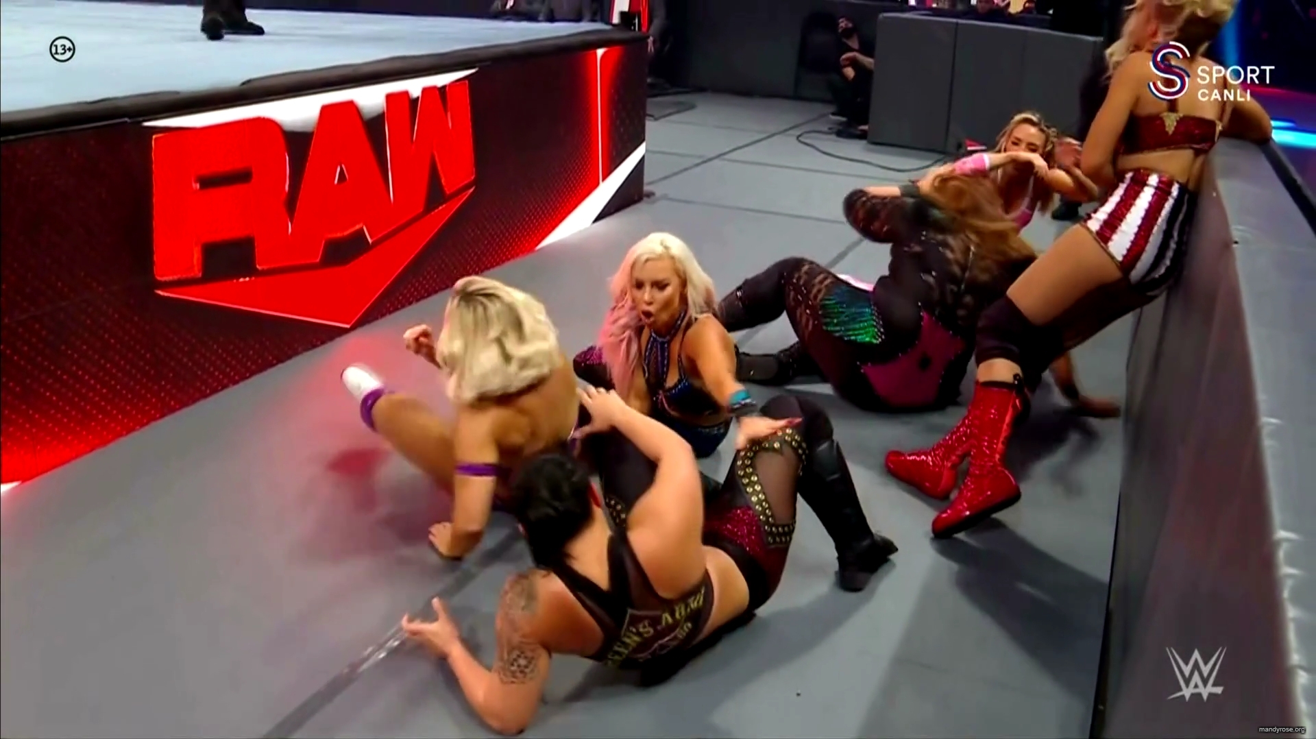 WWE_Monday_Night_Raw_2020_10_19_1080p_HDTV_x264-Star_mkv0223.jpg
