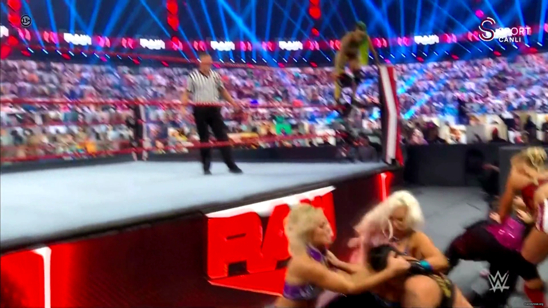 WWE_Monday_Night_Raw_2020_10_19_1080p_HDTV_x264-Star_mkv0225.jpg
