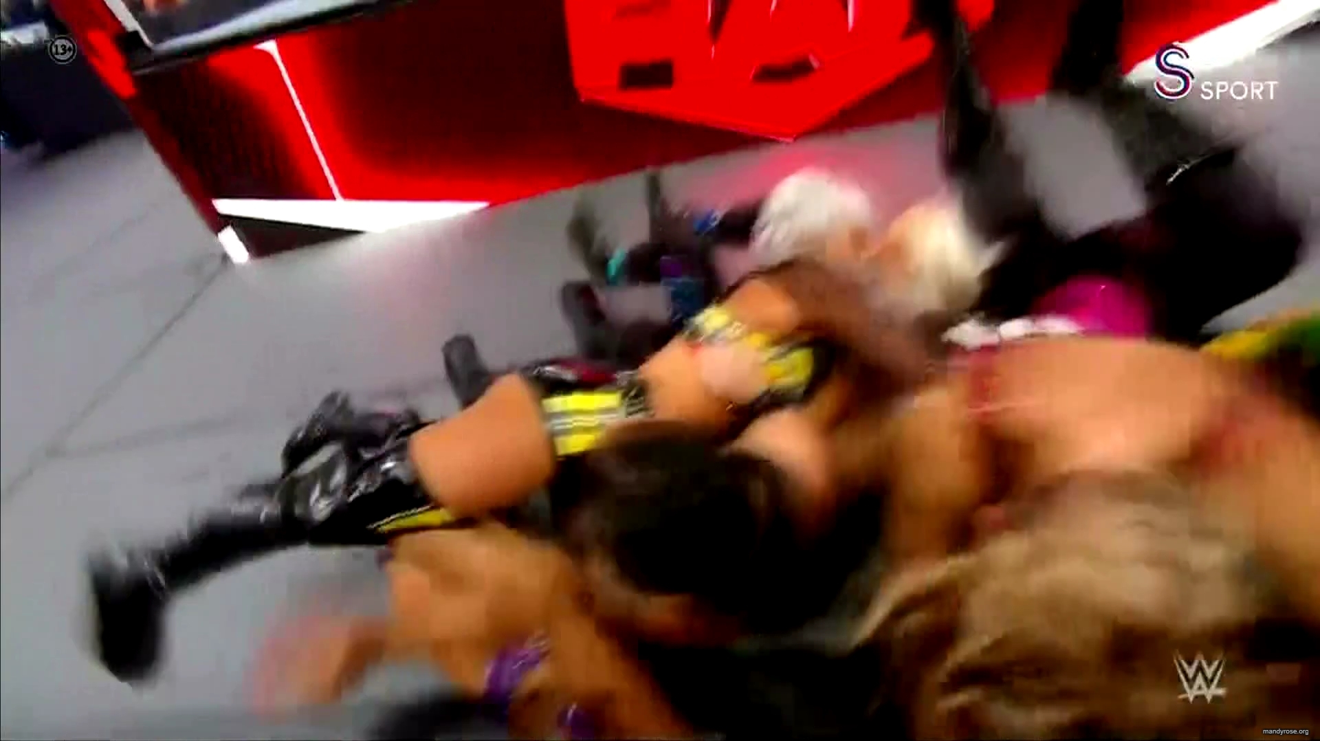 WWE_Monday_Night_Raw_2020_10_19_1080p_HDTV_x264-Star_mkv0231.jpg