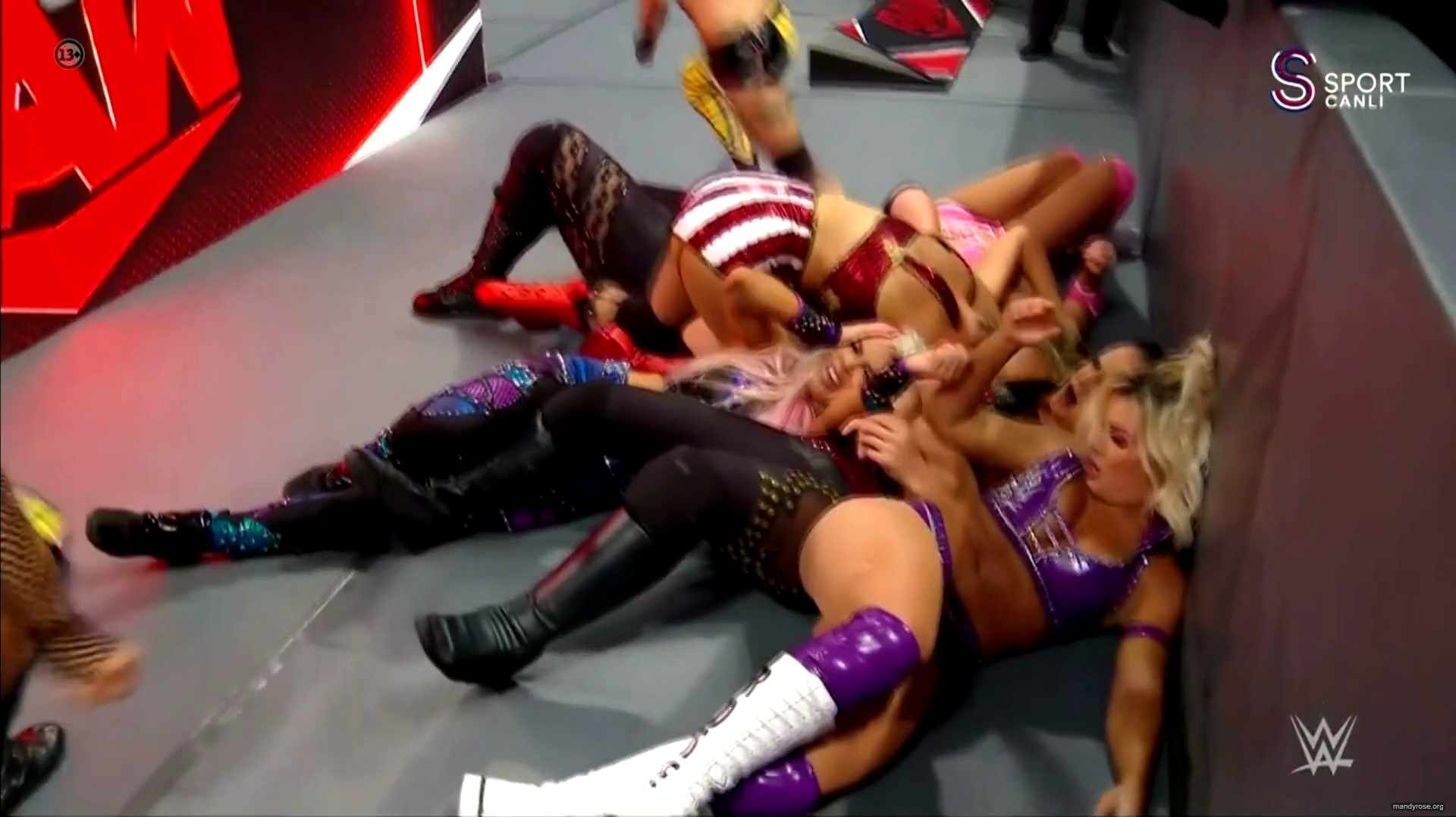 WWE_Monday_Night_Raw_2020_10_19_1080p_HDTV_x264-Star_mkv0234.jpg