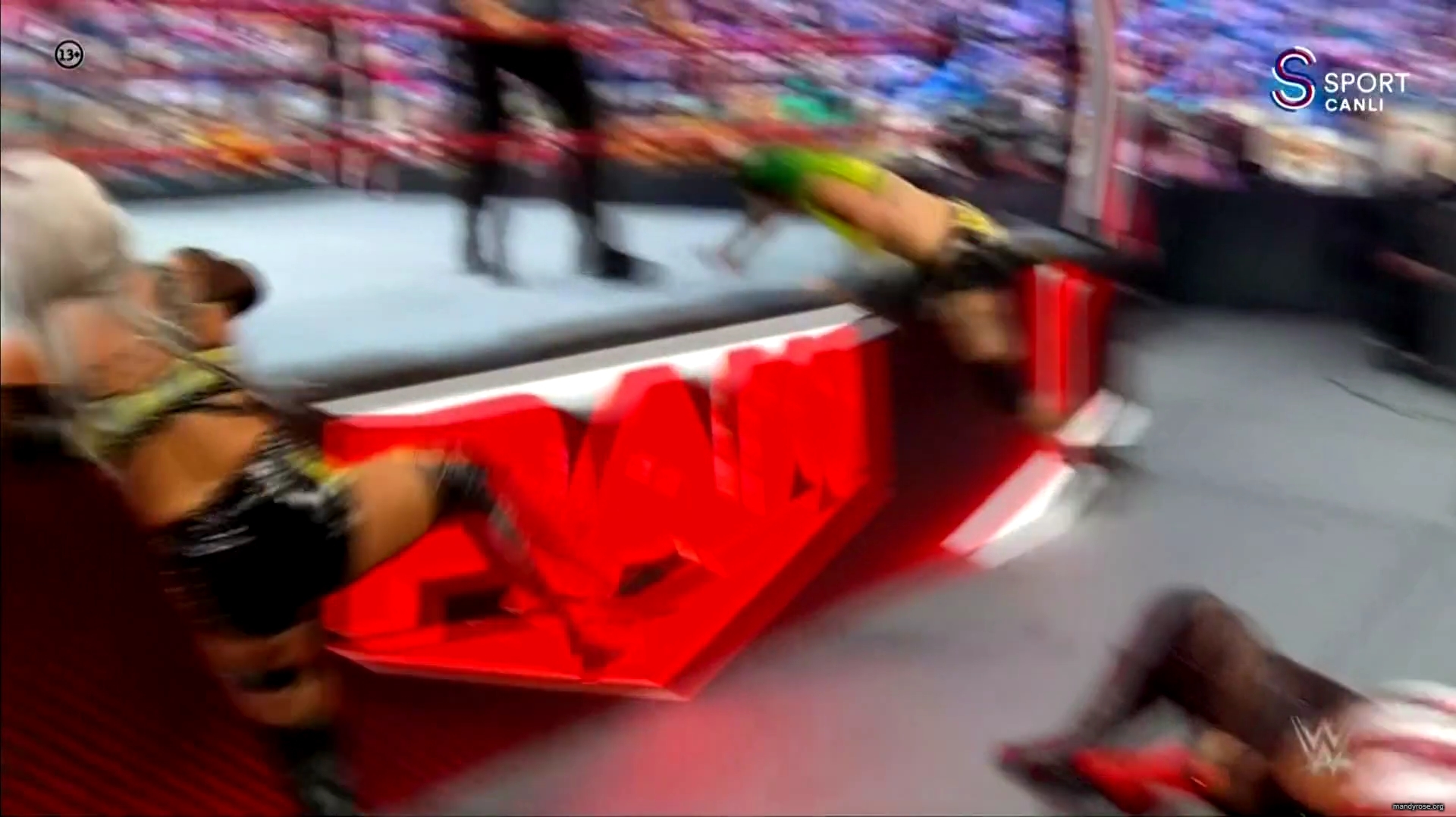 WWE_Monday_Night_Raw_2020_10_19_1080p_HDTV_x264-Star_mkv0235.jpg