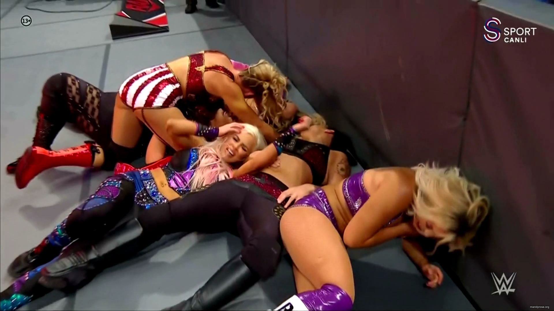 WWE_Monday_Night_Raw_2020_10_19_1080p_HDTV_x264-Star_mkv0241.jpg