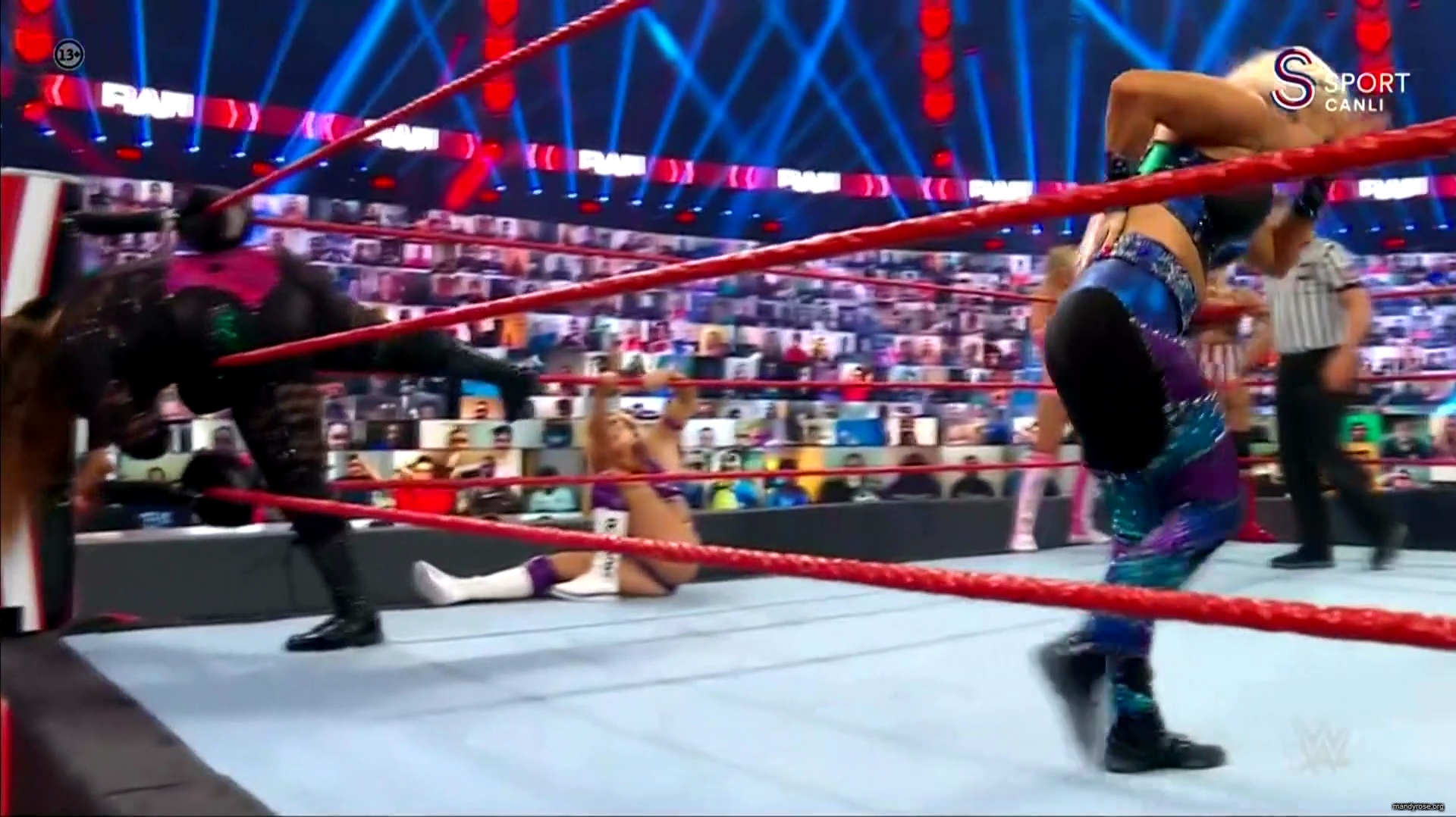 WWE_Monday_Night_Raw_2020_10_19_1080p_HDTV_x264-Star_mkv0345.jpg