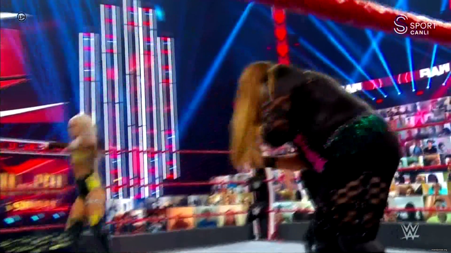 WWE_Monday_Night_Raw_2020_10_19_1080p_HDTV_x264-Star_mkv0408.jpg