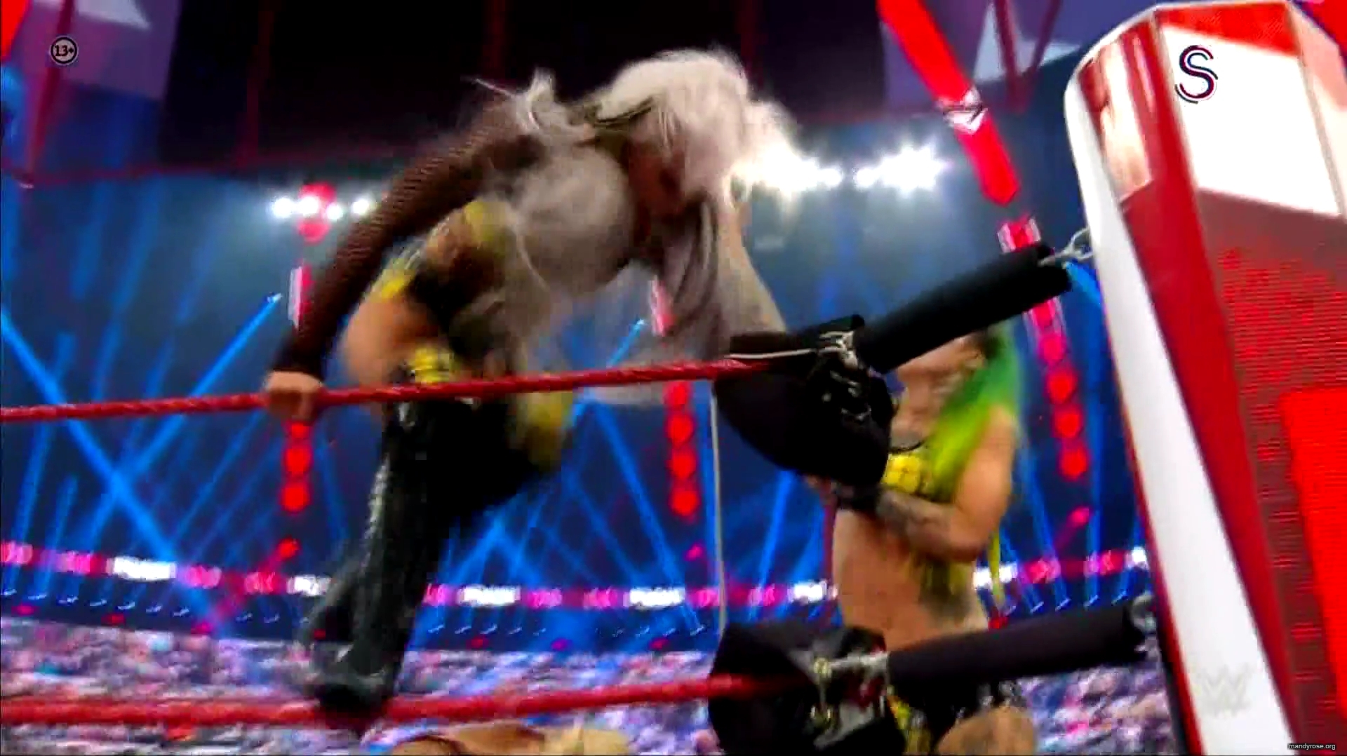 WWE_Monday_Night_Raw_2020_10_19_1080p_HDTV_x264-Star_mkv0420.jpg