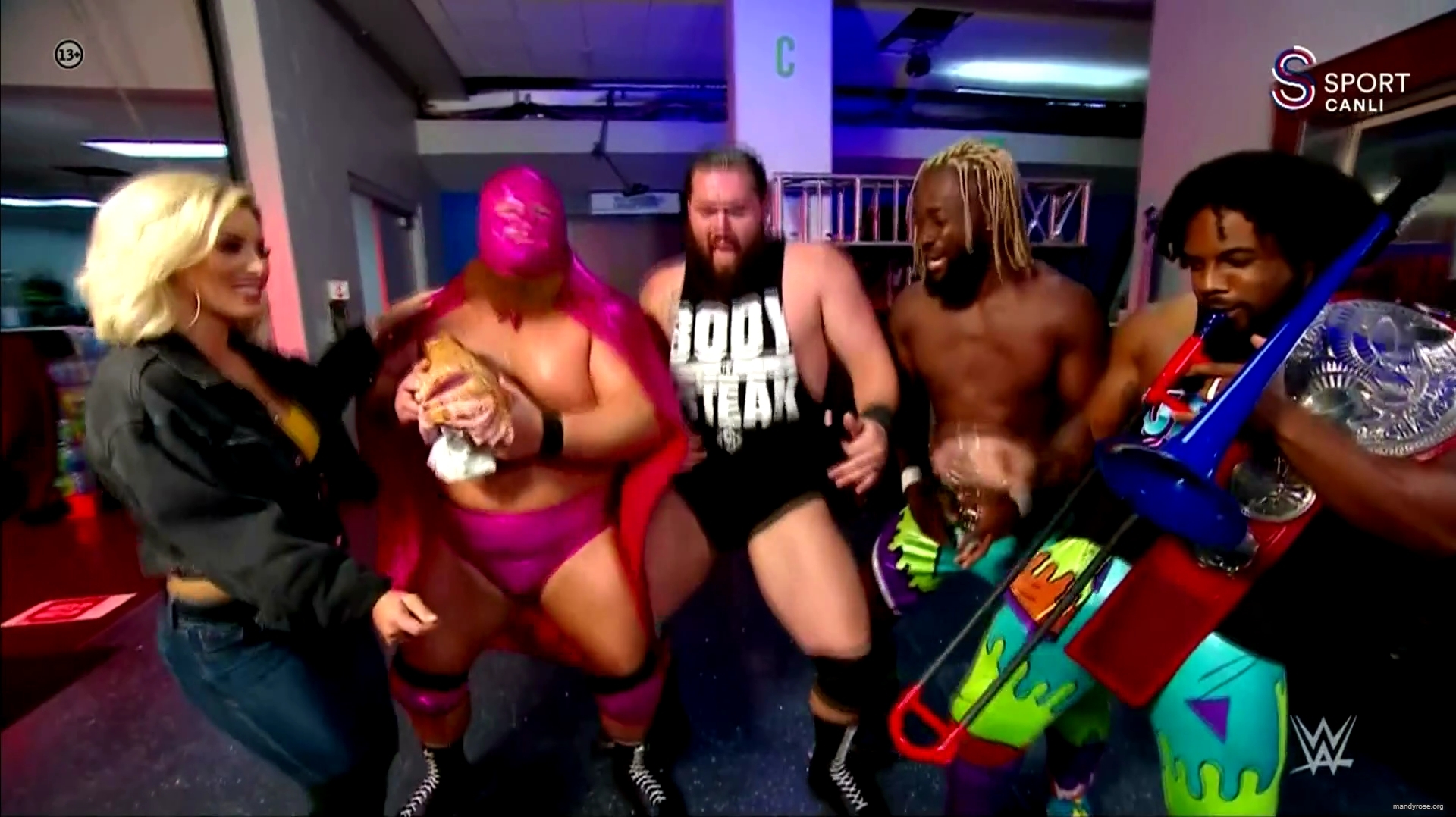 WWE_Monday_Night_Raw_2020_10_19_1080p_HDTV_x264-Star_mkv0512.jpg